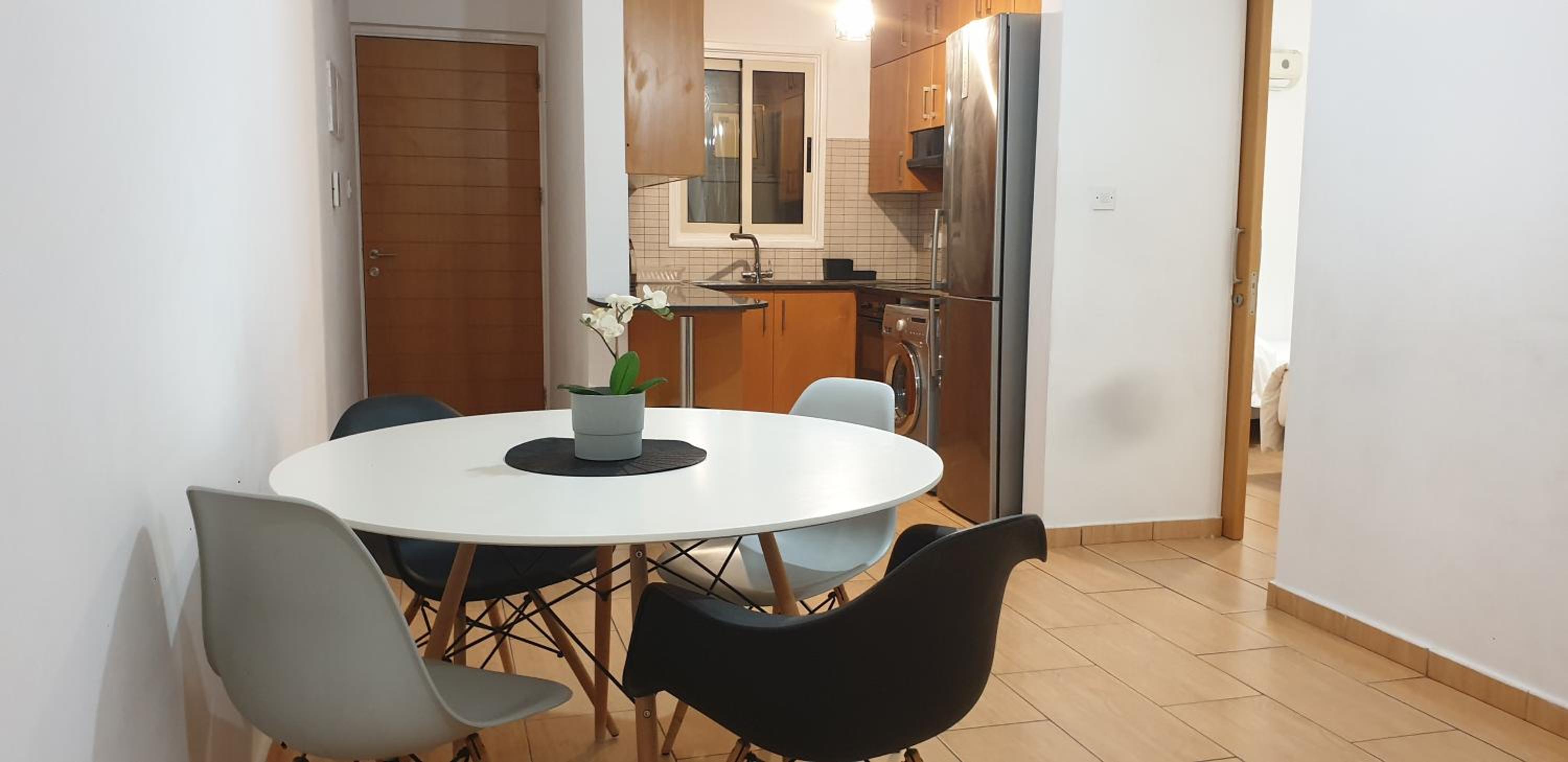 LINA'S HOME & POOL - Breakbooking CY view 4