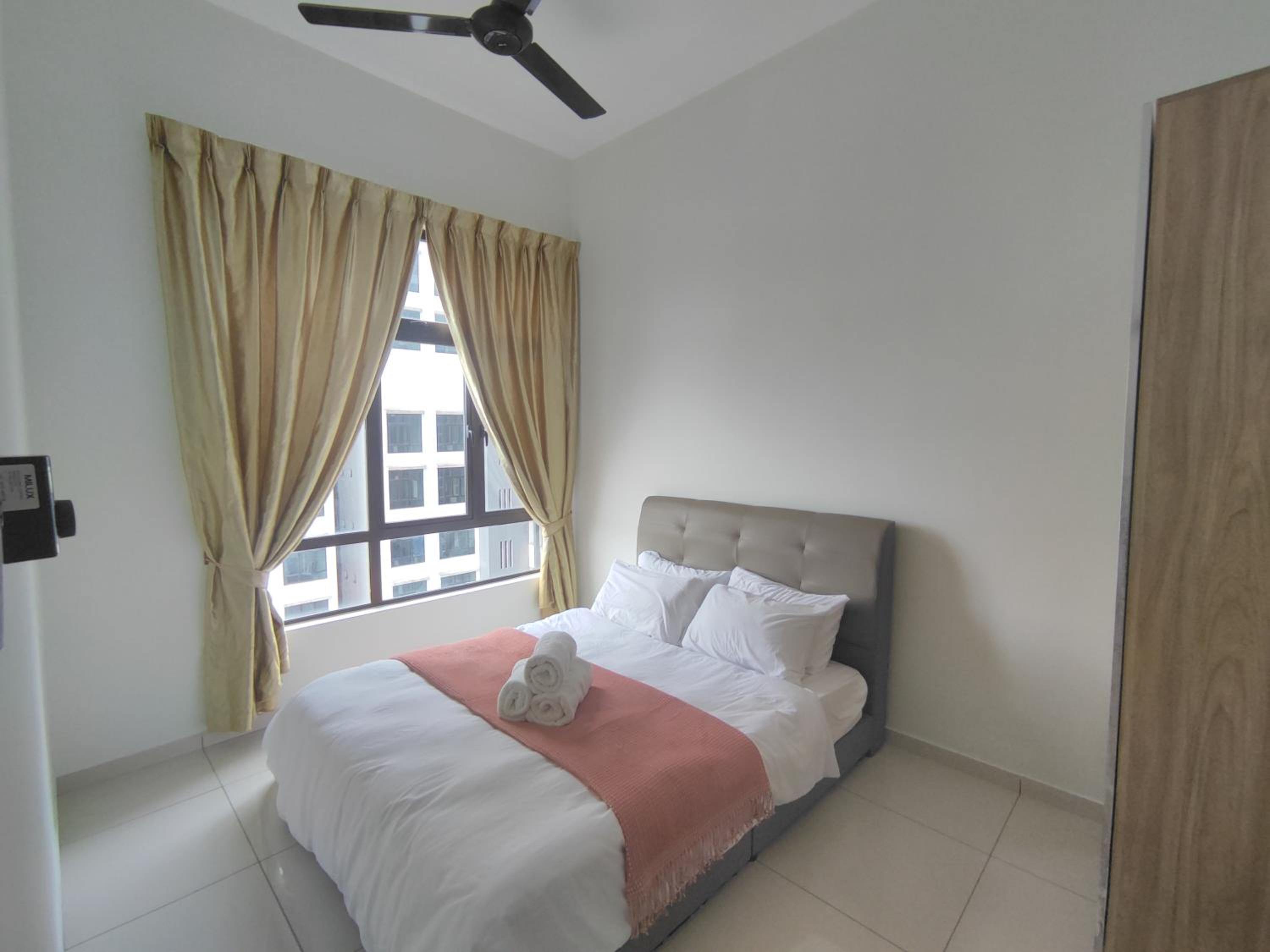 2Bedroom 5 Mins to MidValley 10 Mins to CIQ