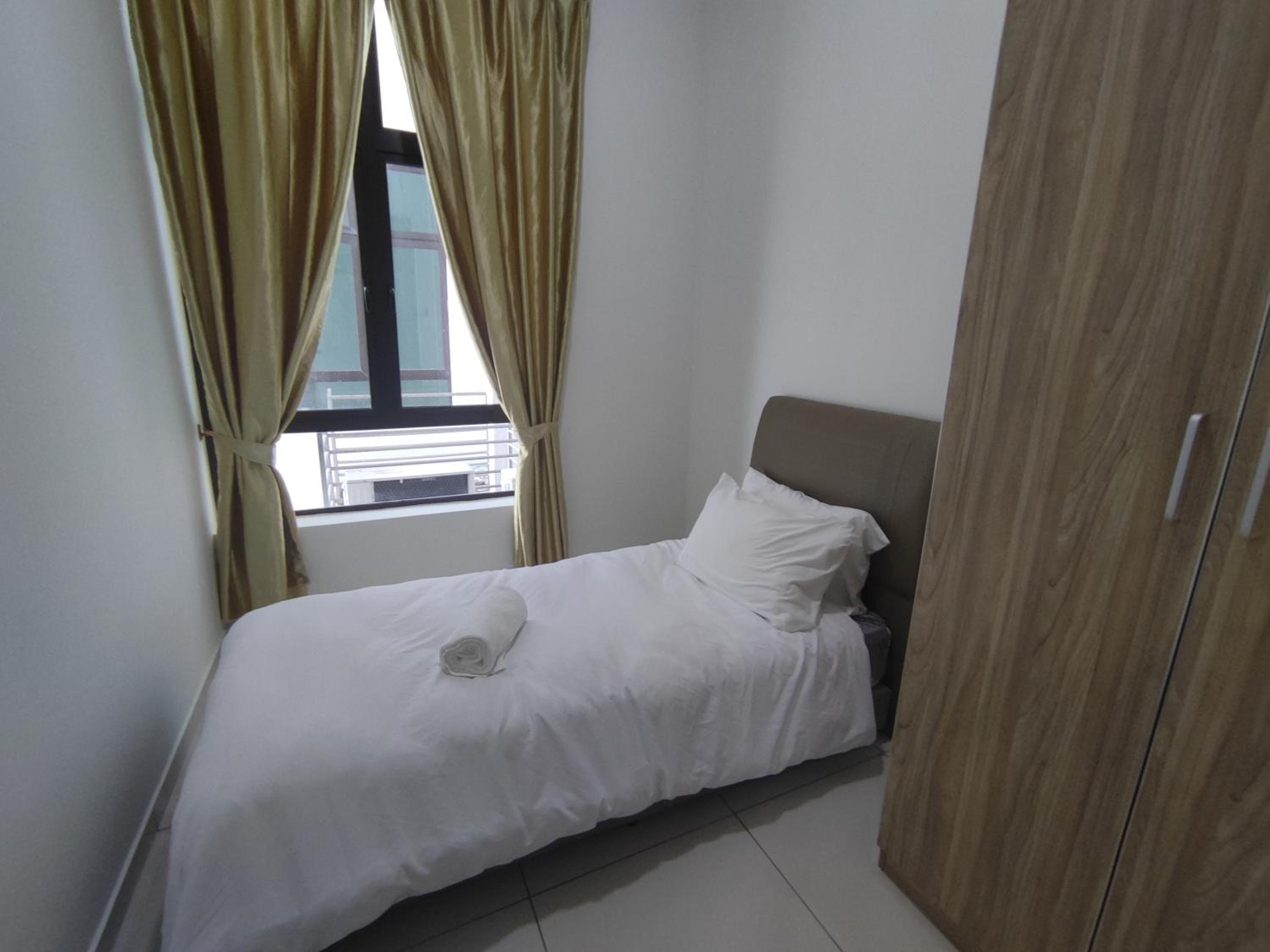 2Bedroom 5 Mins to MidValley 10 Mins to CIQ