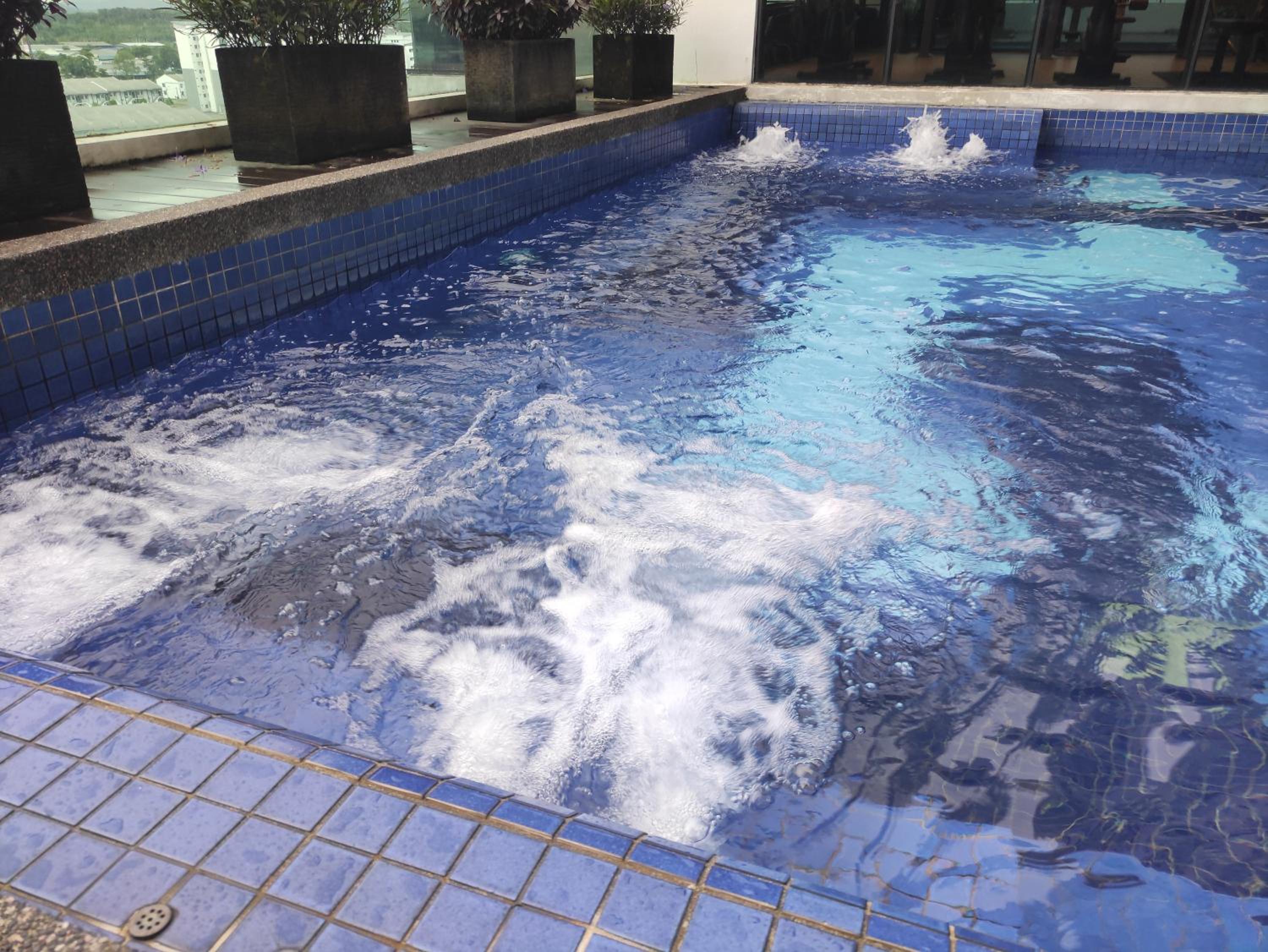 2Bedroom 5 Mins to MidValley 10 Mins to CIQ