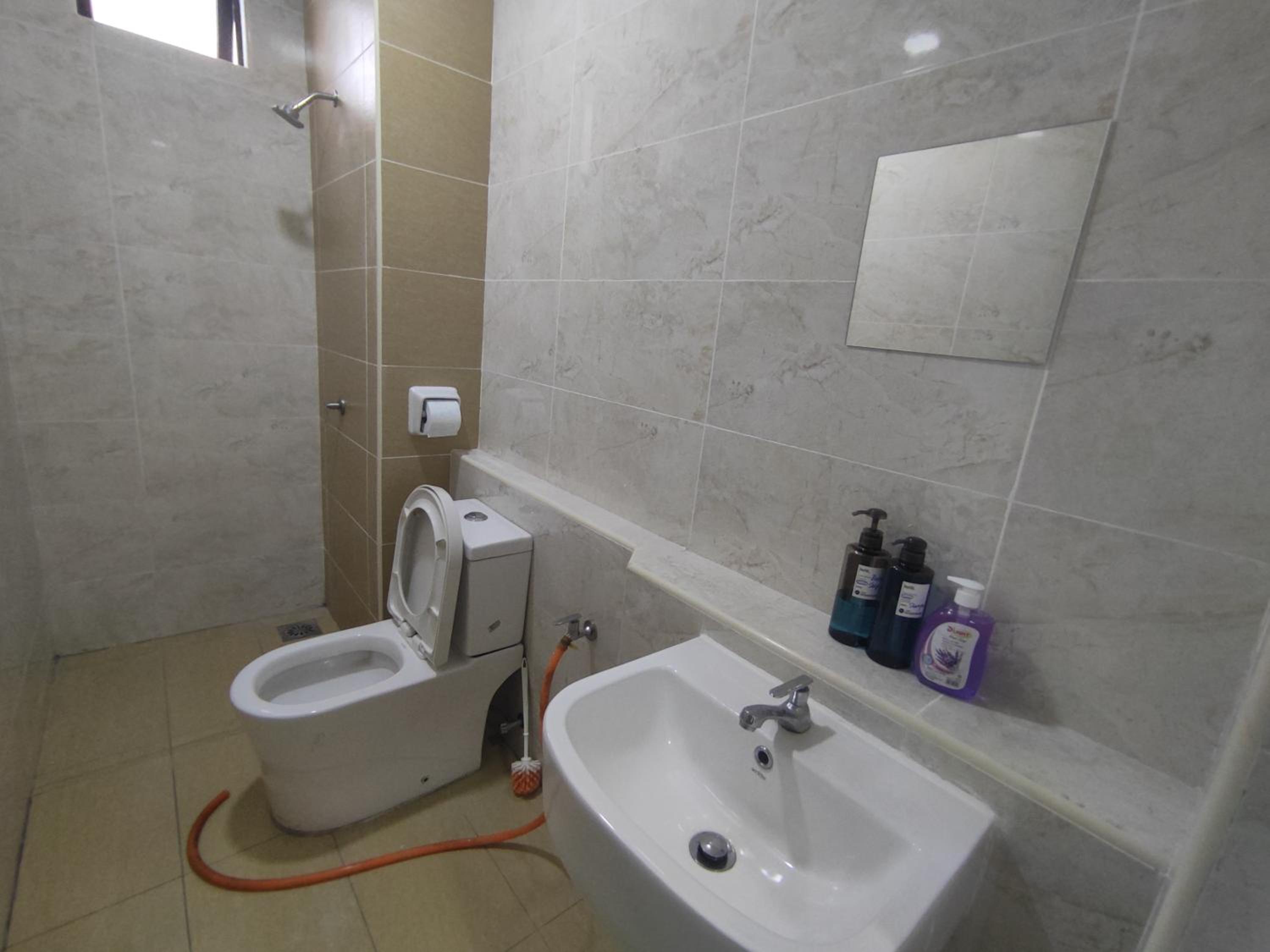 2Bedroom 5 Mins to MidValley 10 Mins to CIQ