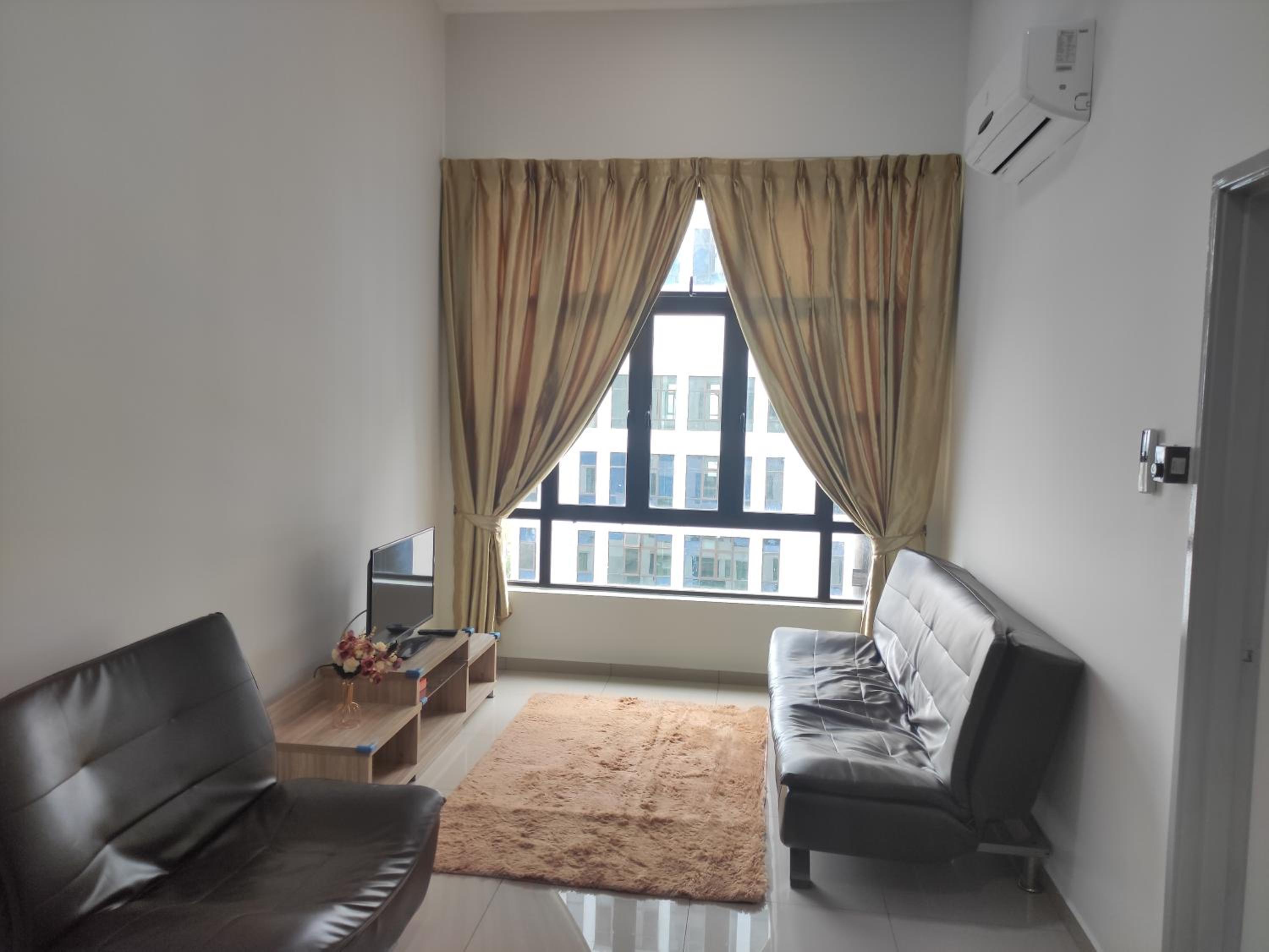 2Bedroom 5 Mins to MidValley 10 Mins to CIQ