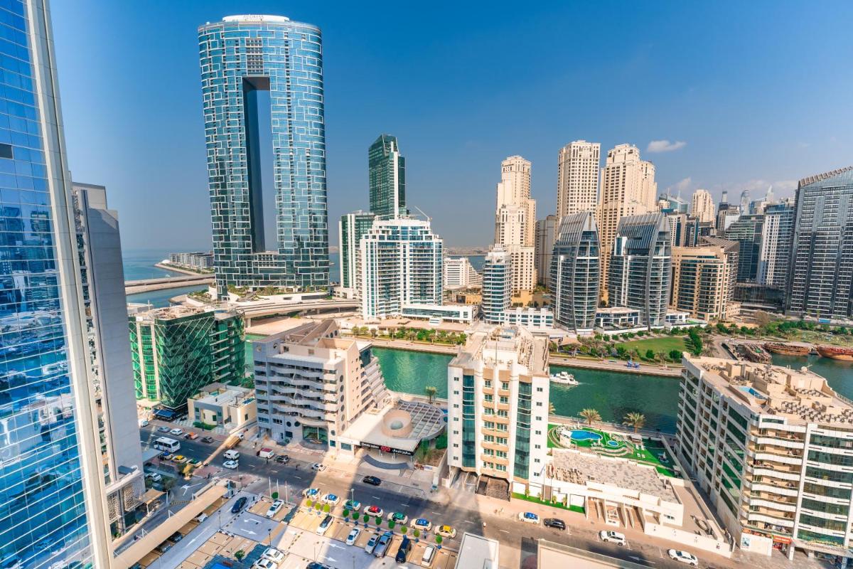 FAM Living - Marina Marvel - Studio Apartment with Breathtaking Views in Studio One Tower
