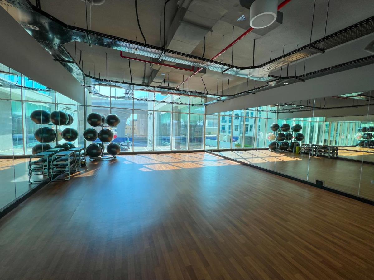 FAM Living - Marina Marvel - Studio Apartment with Breathtaking Views in Studio One Tower