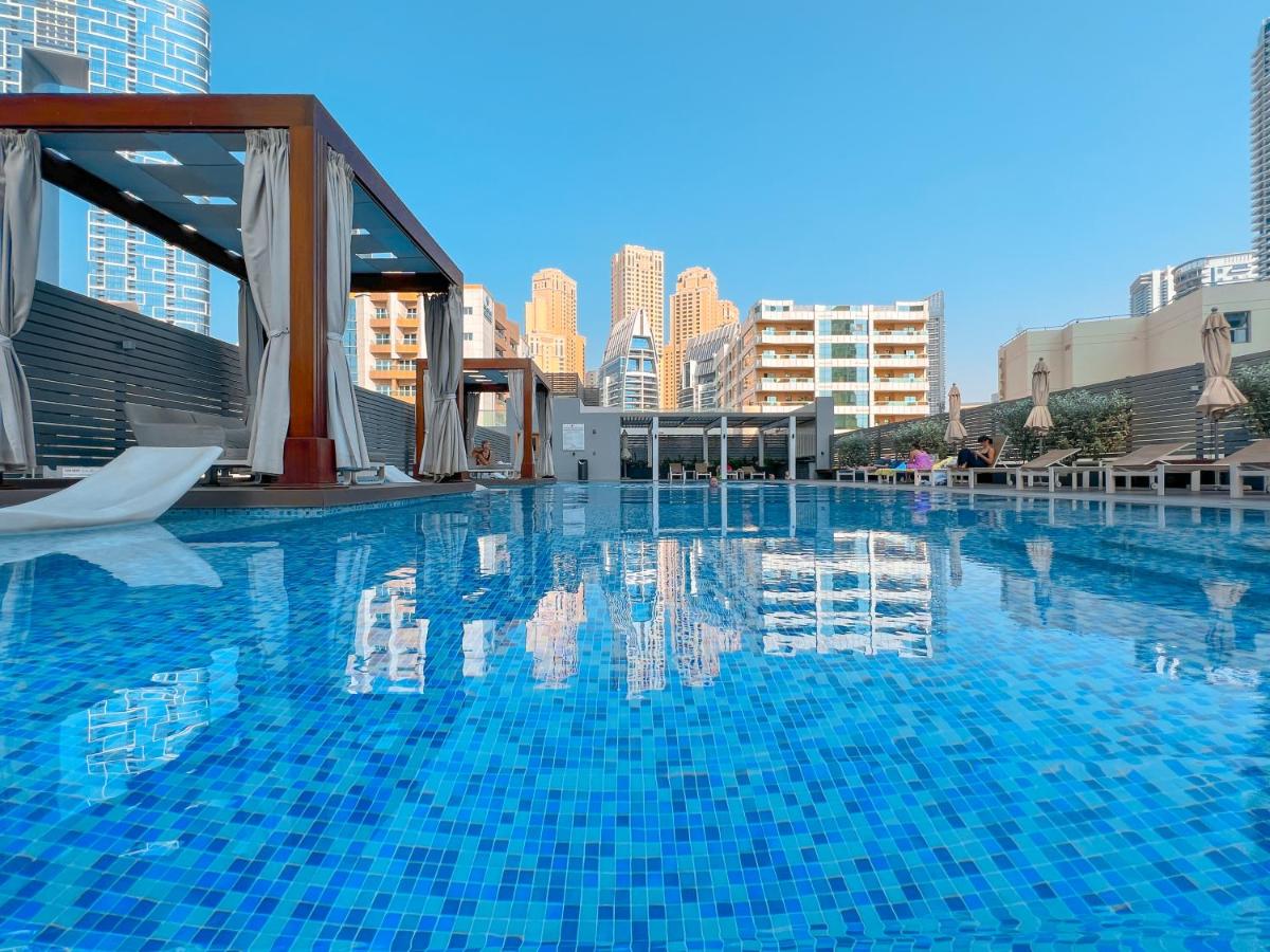 FAM Living - Marina Marvel - Studio Apartment with Breathtaking Views in Studio One Tower