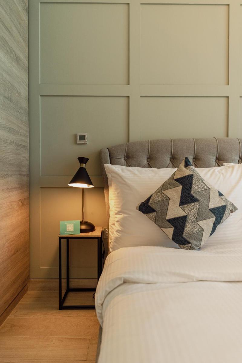 FAM Living - Marina Marvel - Studio Apartment with Breathtaking Views in Studio One Tower