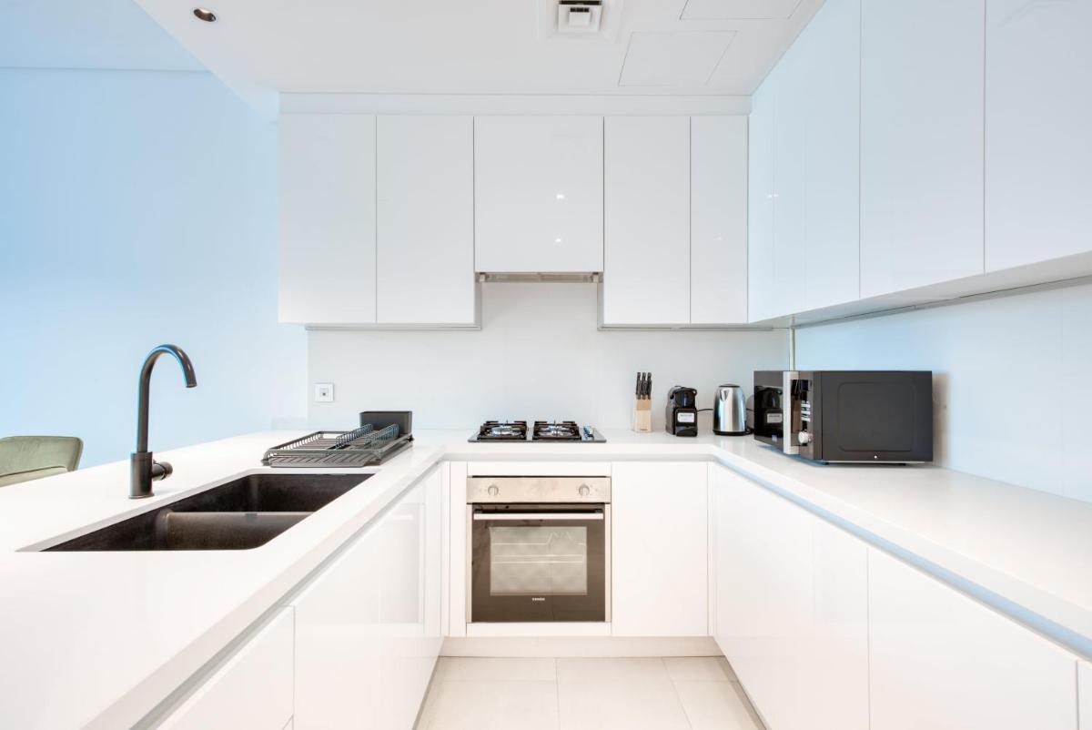 Maison Privee - Luxury, Spacious, Modern Near Burj Khalifa and Dubai Canal