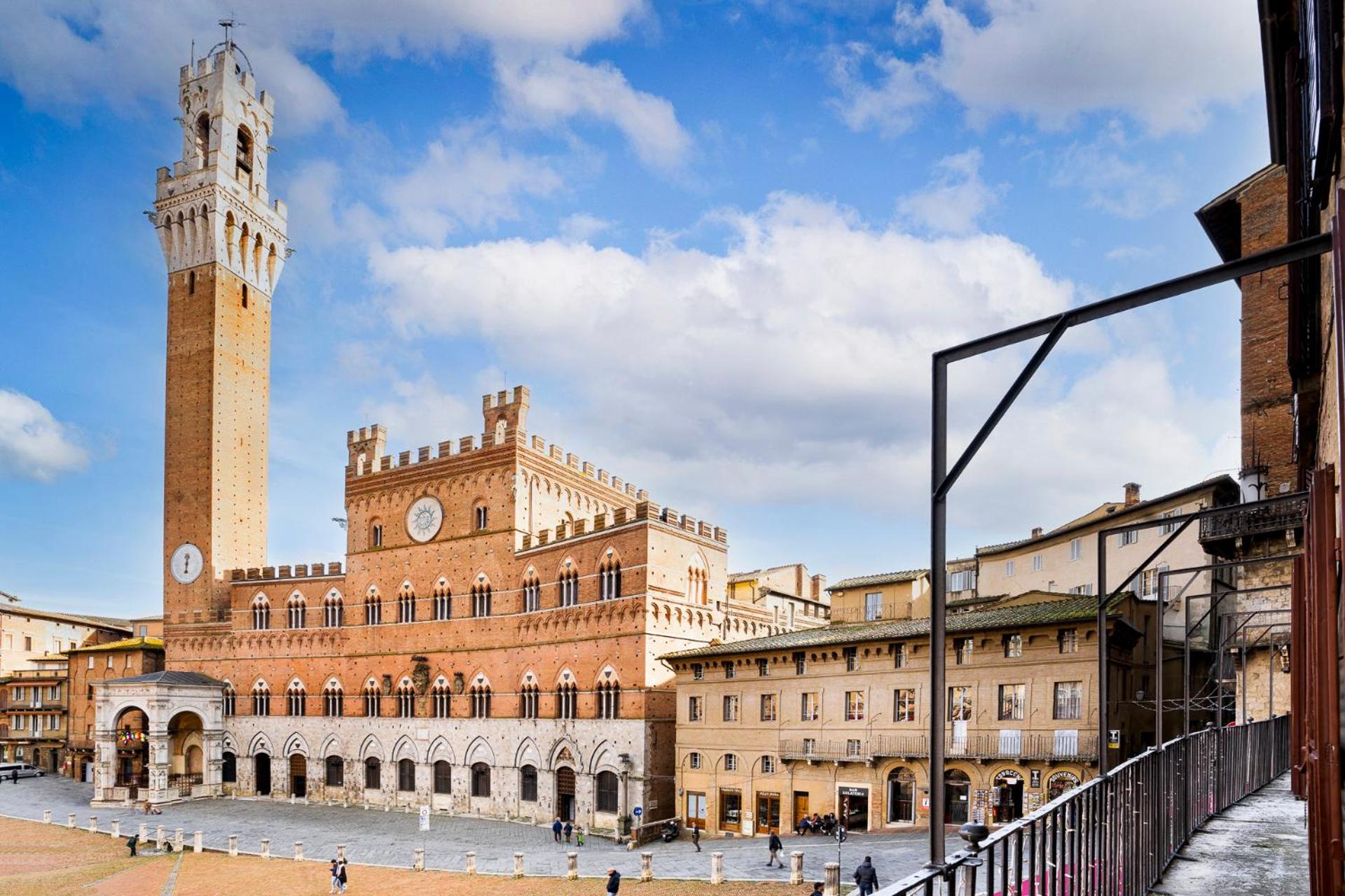 The Balcony Suite - Piazza del Campo view 3