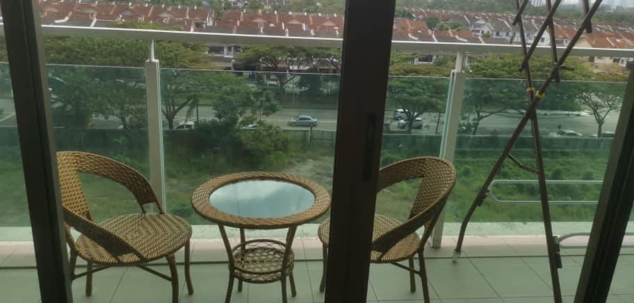 11-Modern HOMESTAY PALAZIO lake view Mount Austin Palazio near AEON Themepark Toppen IKEA