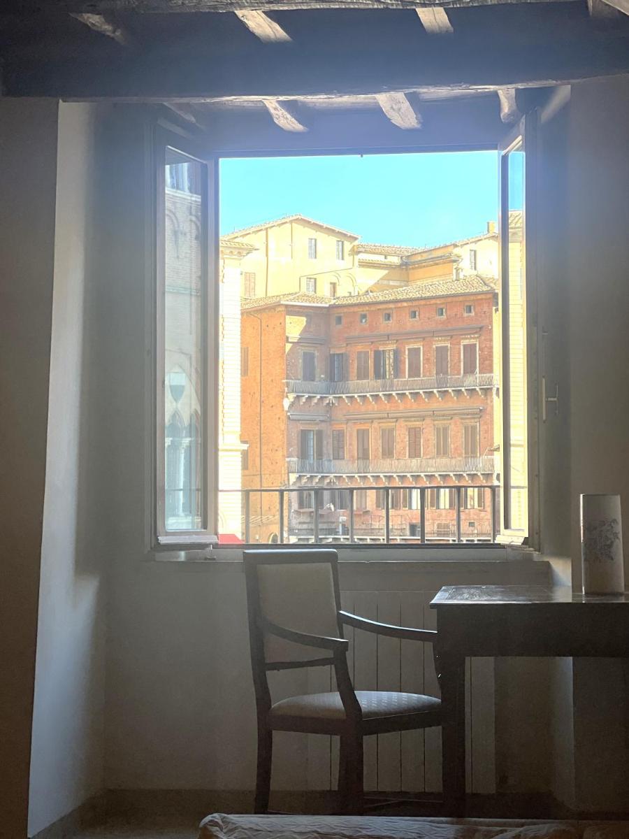 The Balcony Suite - Piazza del Campo view 5