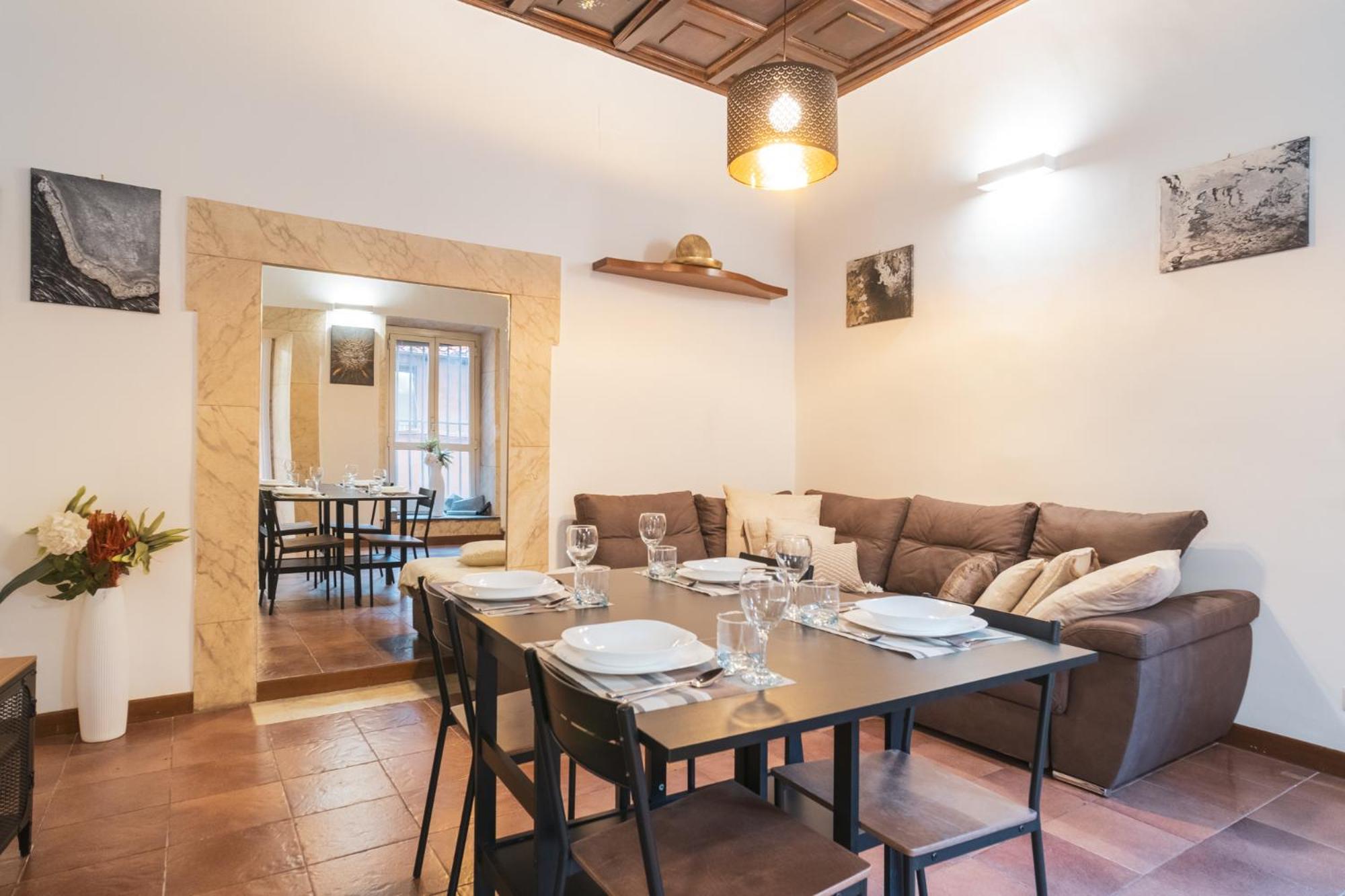 Giubbonari 23 luxury home