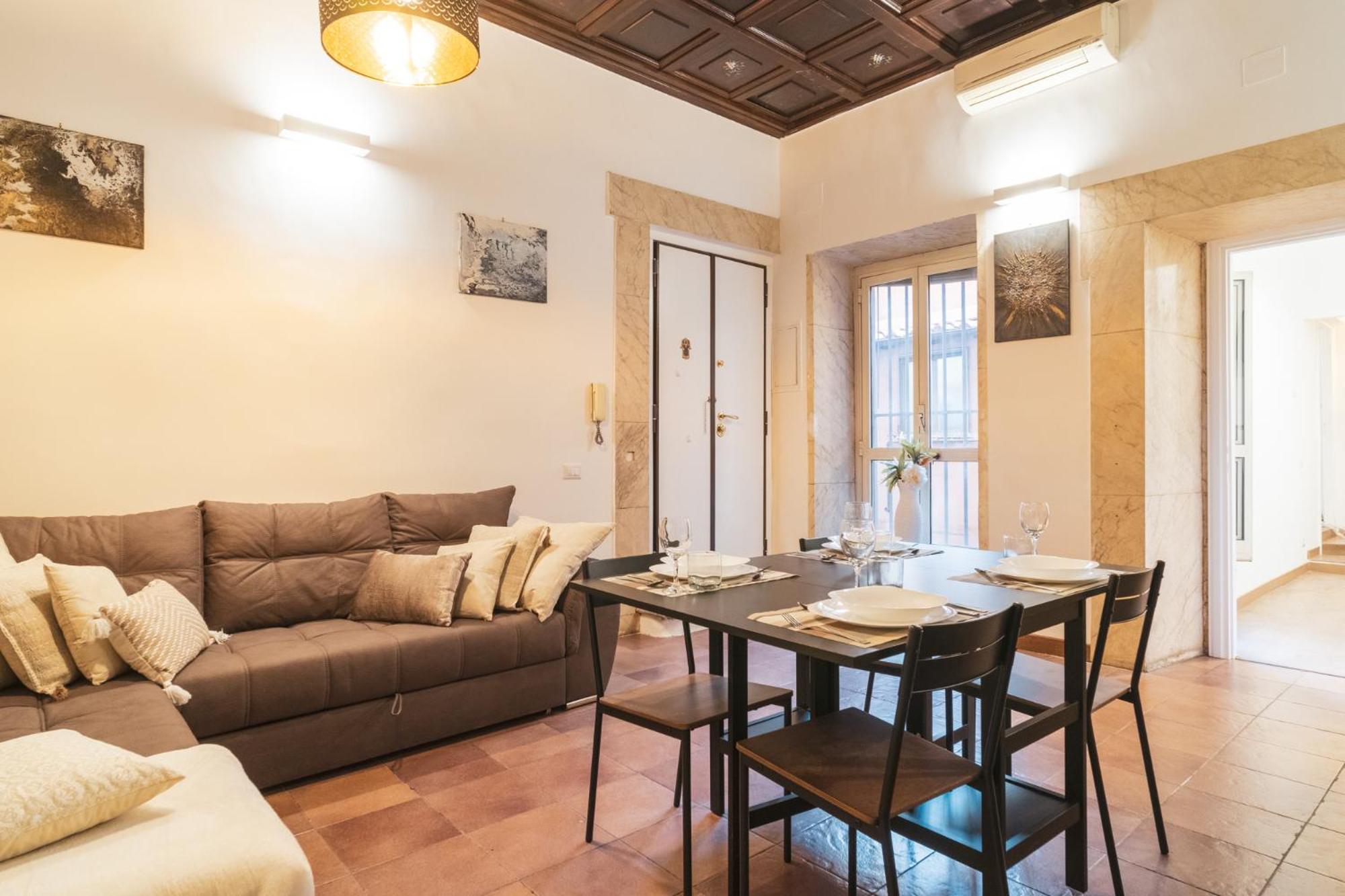 Giubbonari 23 luxury home