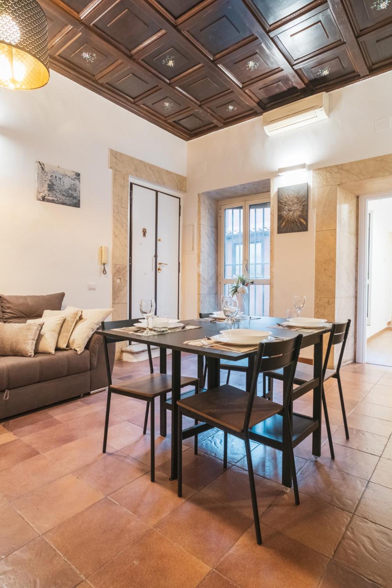 Giubbonari 23 luxury home