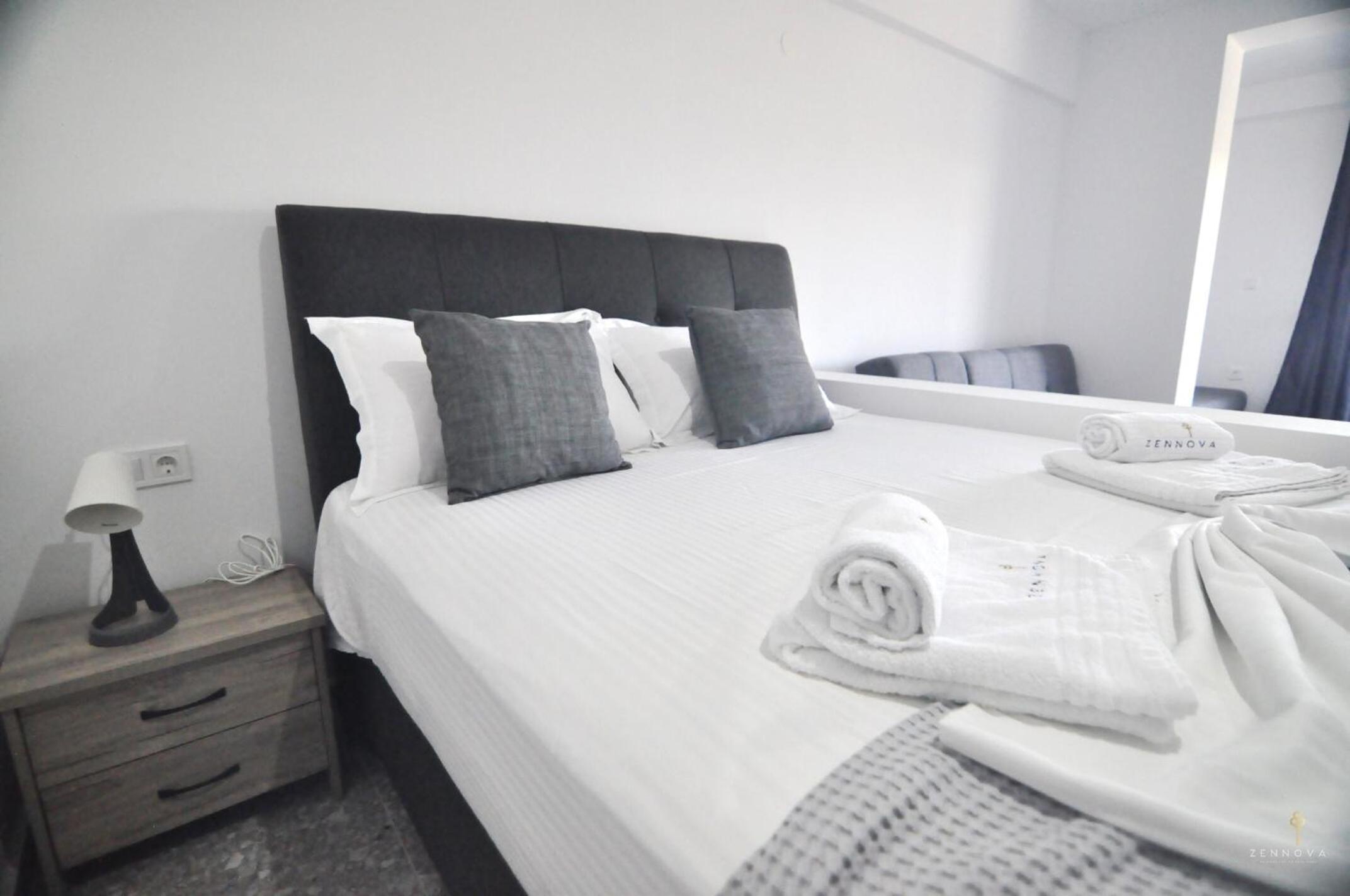 Zennova Sirene Luxury Studios