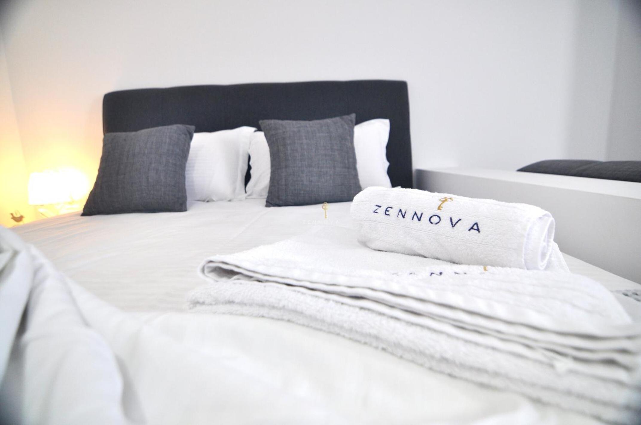 Zennova Sirene Luxury Studios