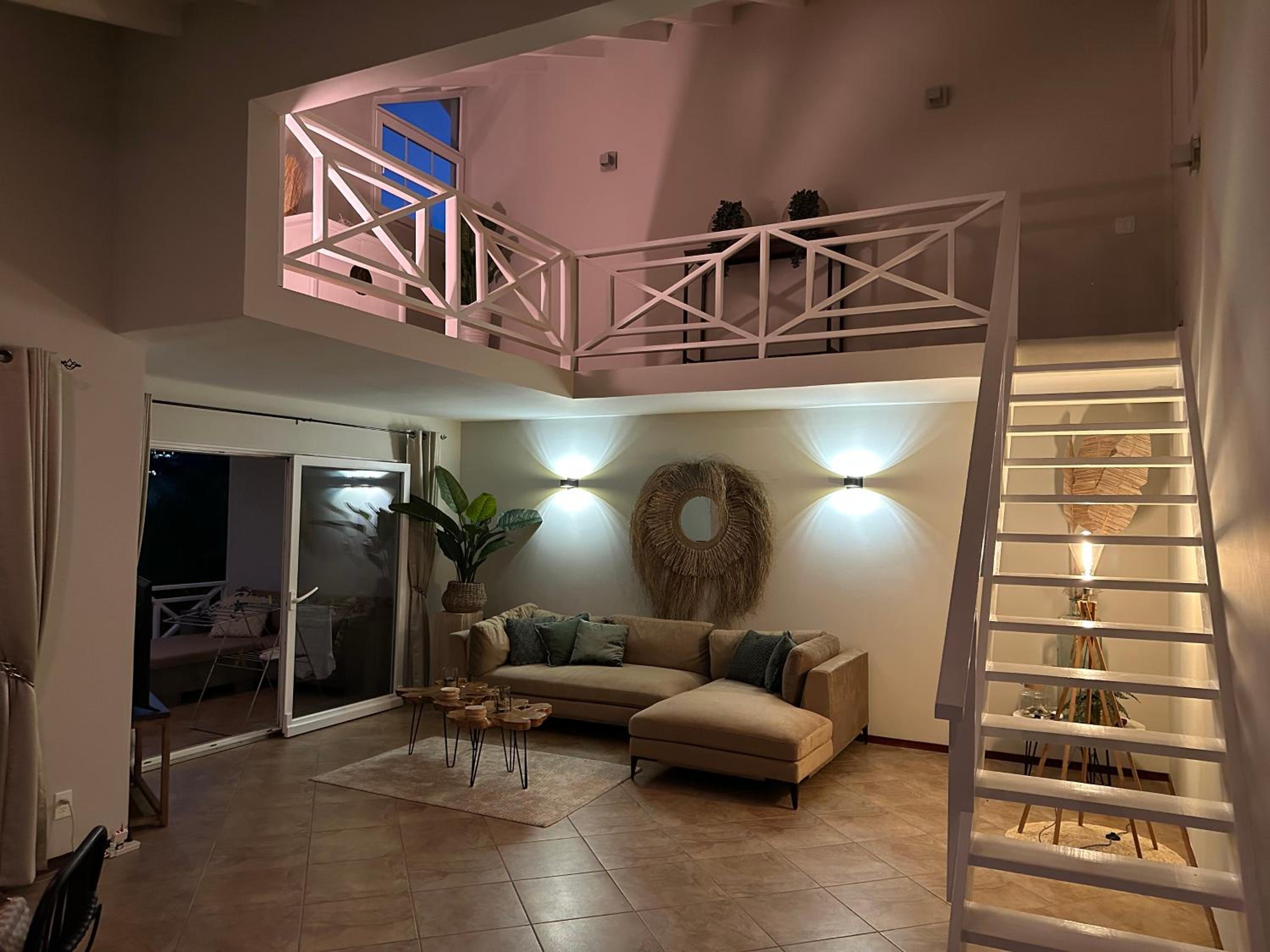Penthouse Tropicana 6 persons gated penthouse with pool