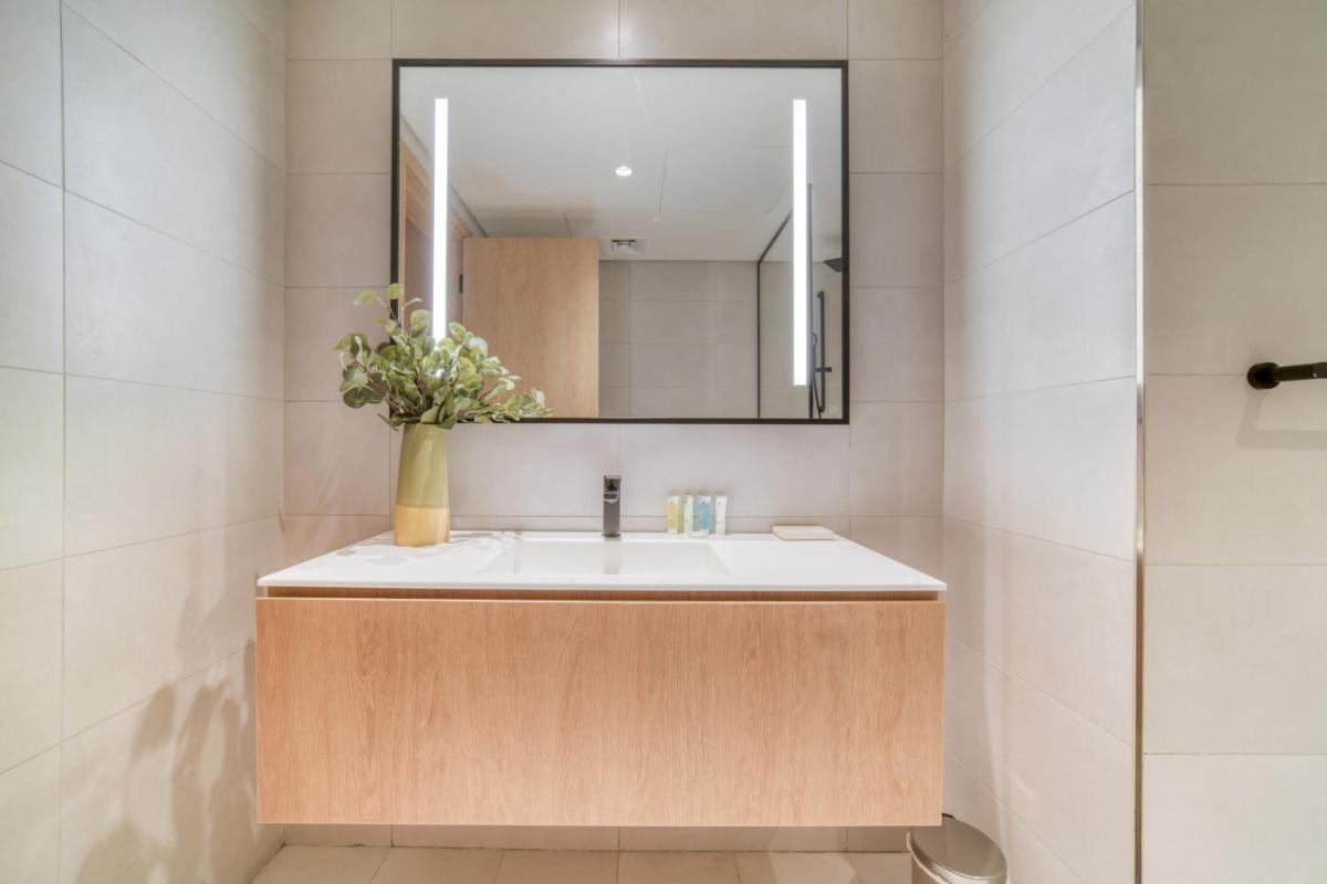 Marquise Square, Business Bay Dubai - Mint Stay