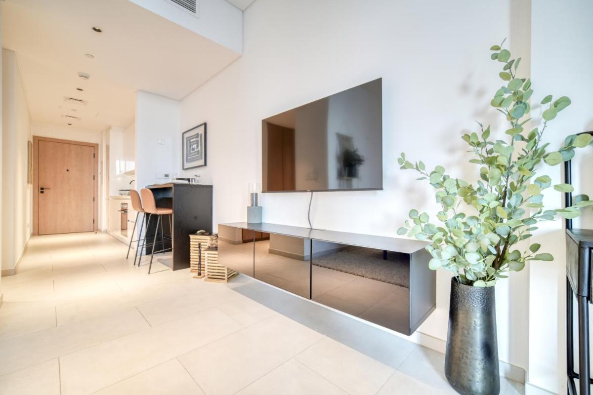 Marquise Square, Business Bay Dubai - Mint Stay