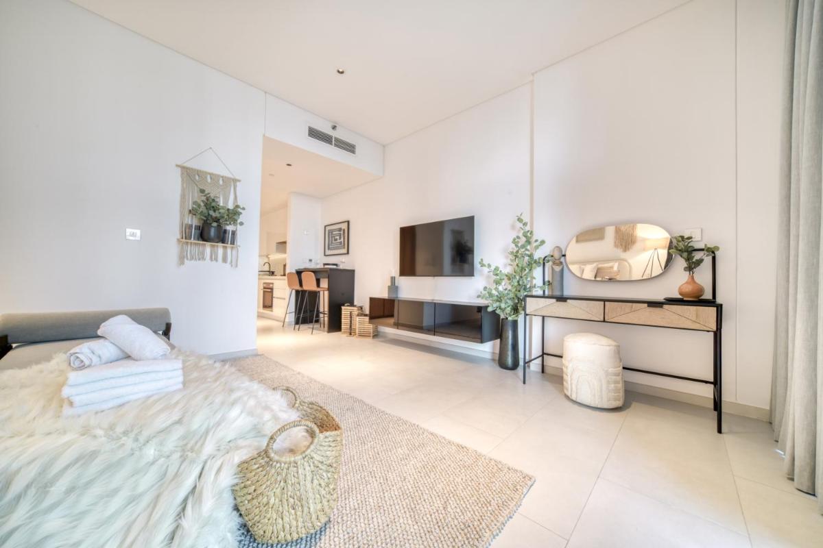 Marquise Square, Business Bay Dubai - Mint Stay
