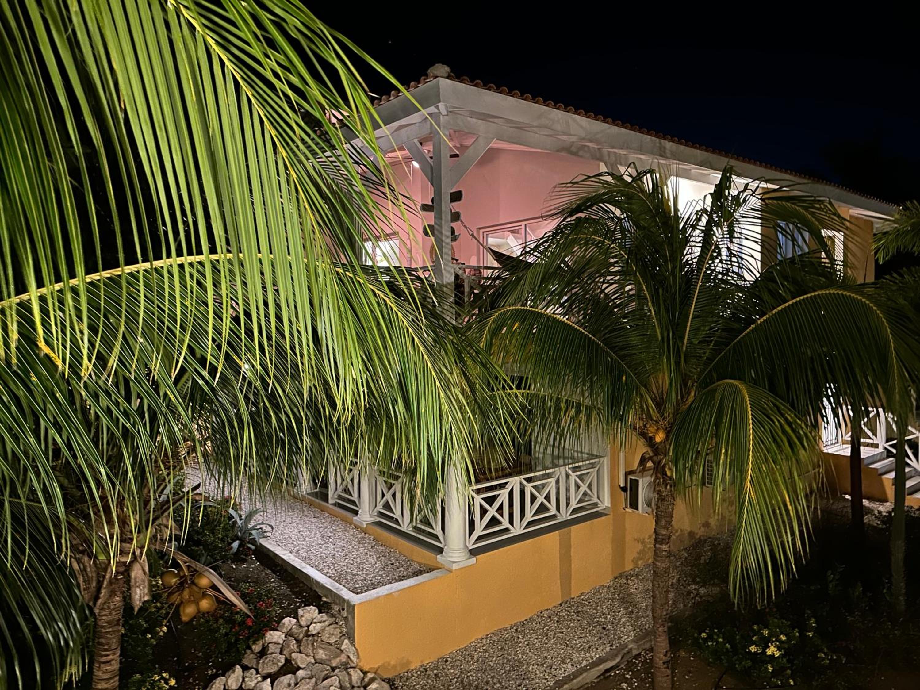 Penthouse Tropicana 6 persons gated penthouse with pool