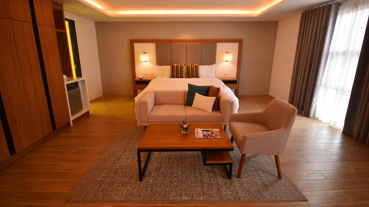 Crown Hotel at Harbour Springs Palawan Managed by Enderun Hotels