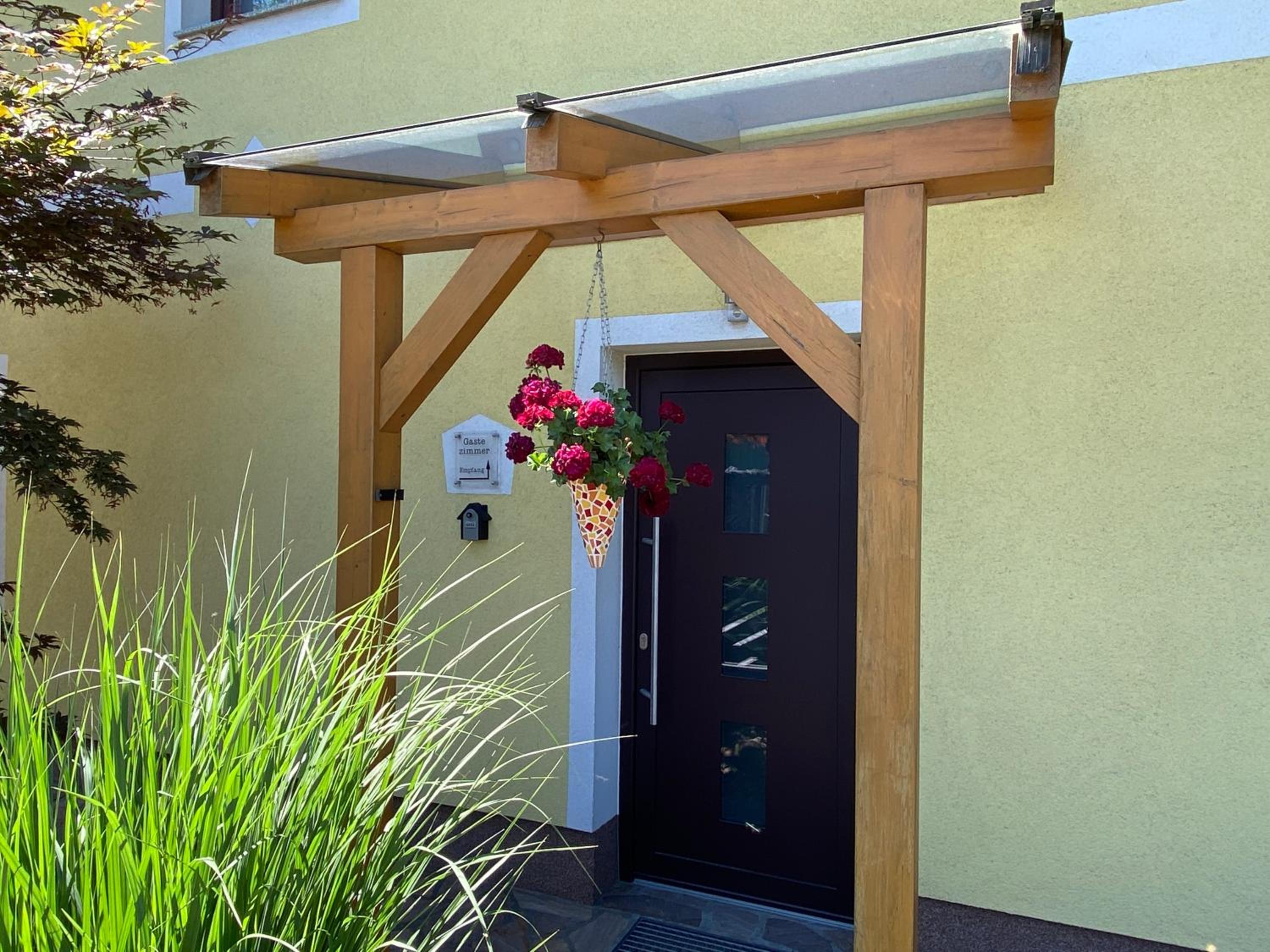 Privatzimmer und Ferienwohnungen Leeb