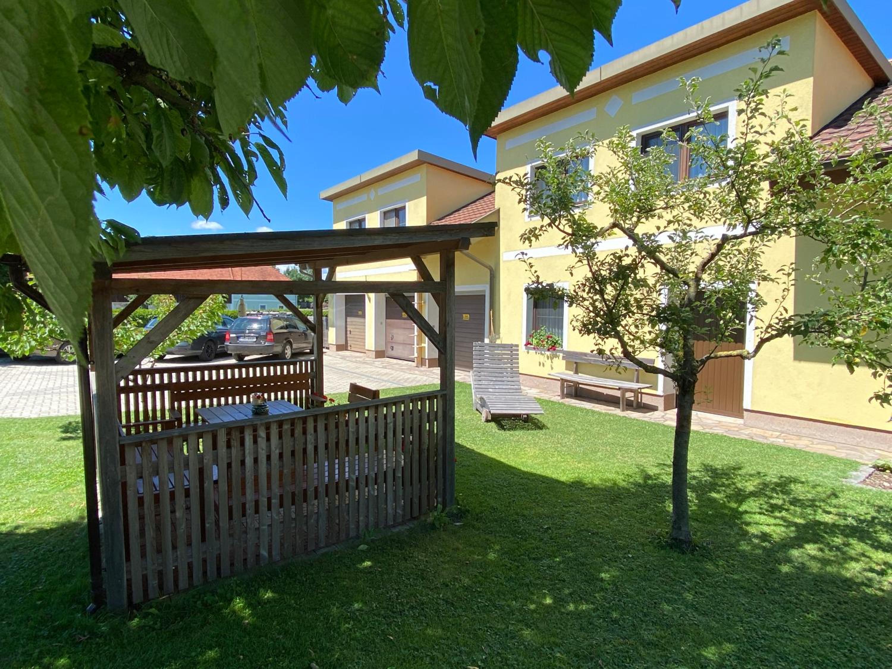 Privatzimmer und Ferienwohnungen Leeb