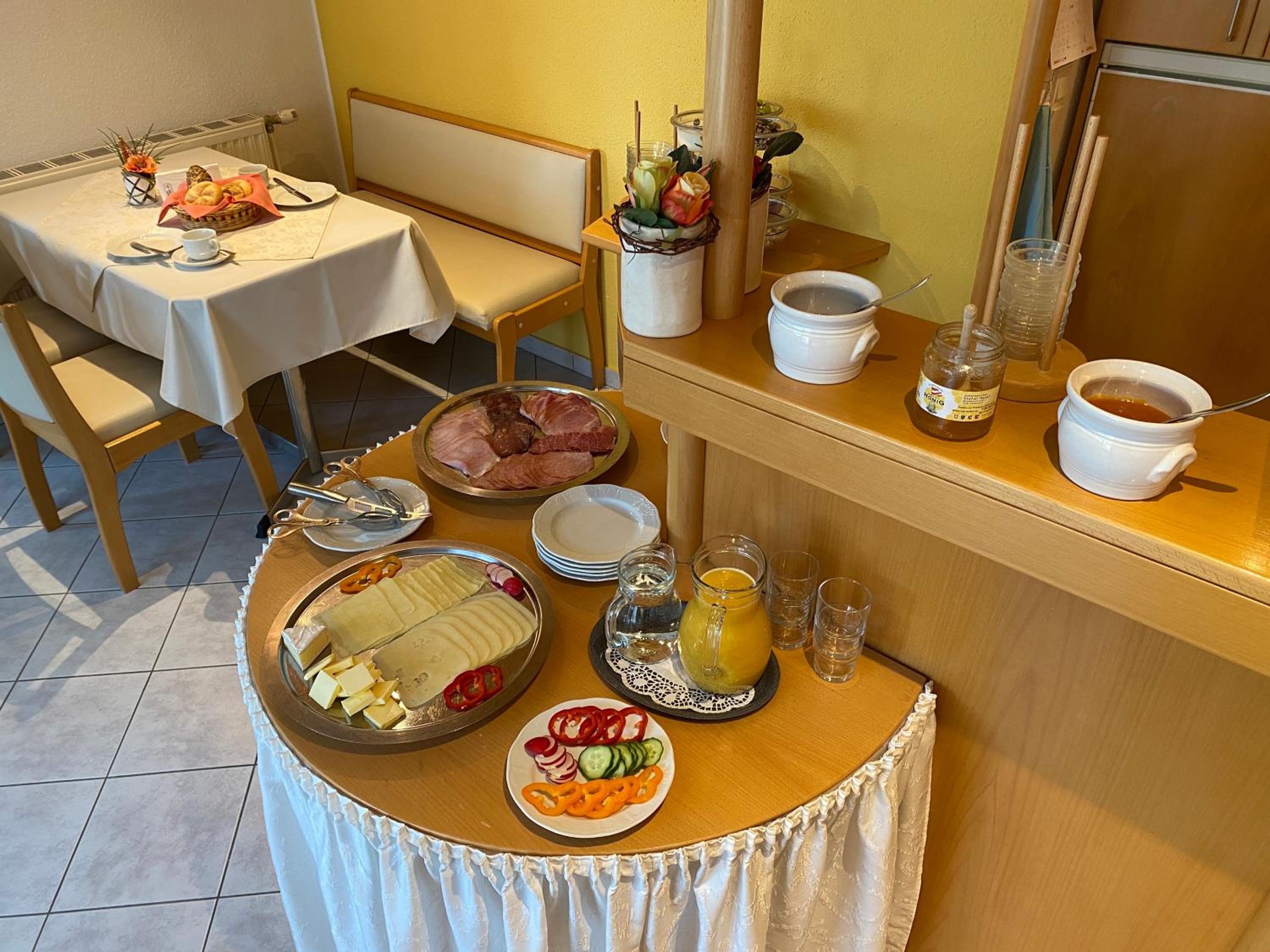 Privatzimmer und Ferienwohnungen Leeb