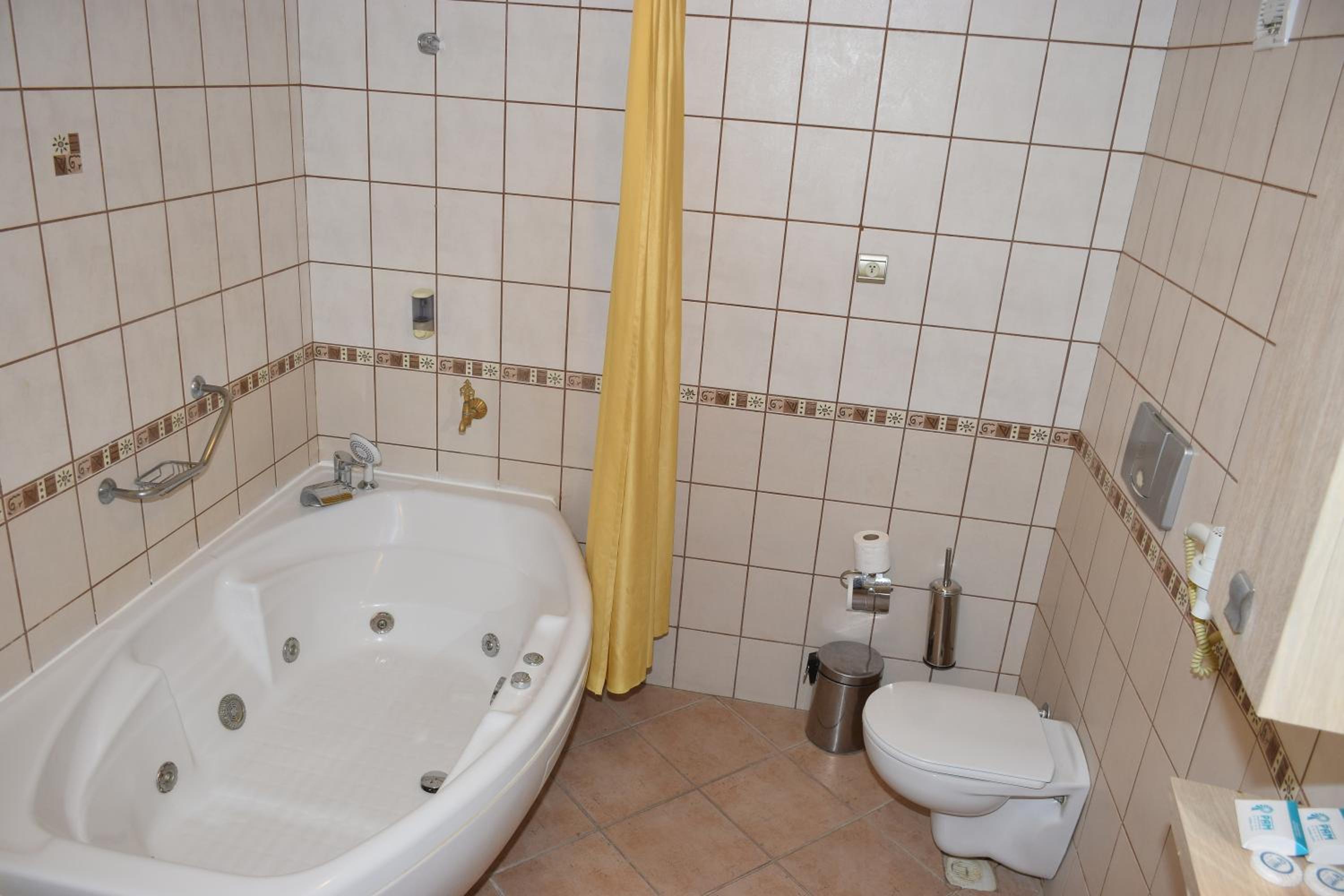 Photo 34