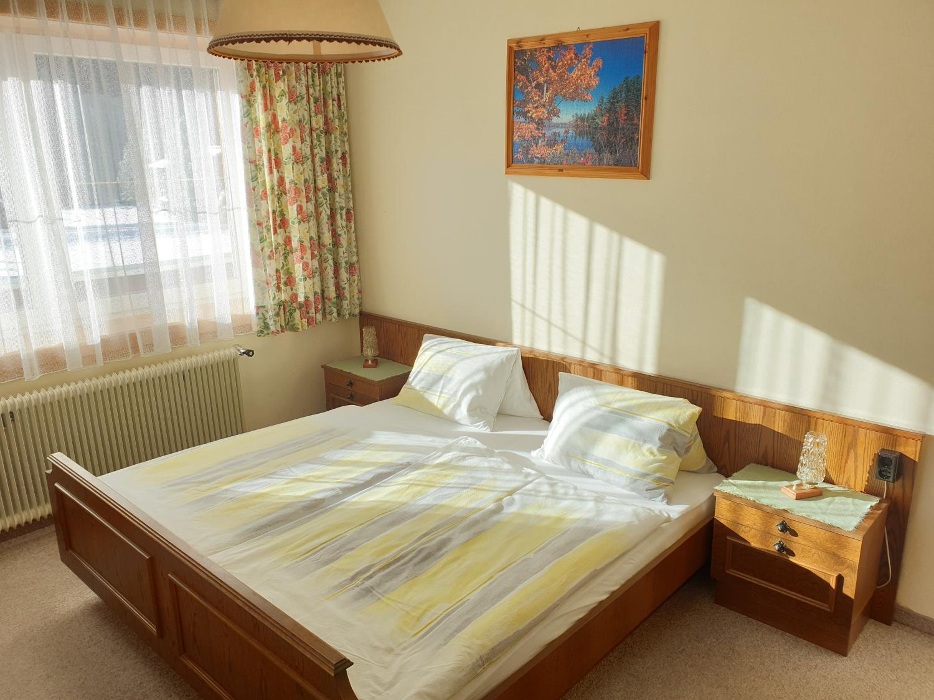 Ferienhaus Alpenblick, ganzes Ferienhaus, 5 Zi, 4 Bäder, gratis Parkplatz, Sonnenterrasse