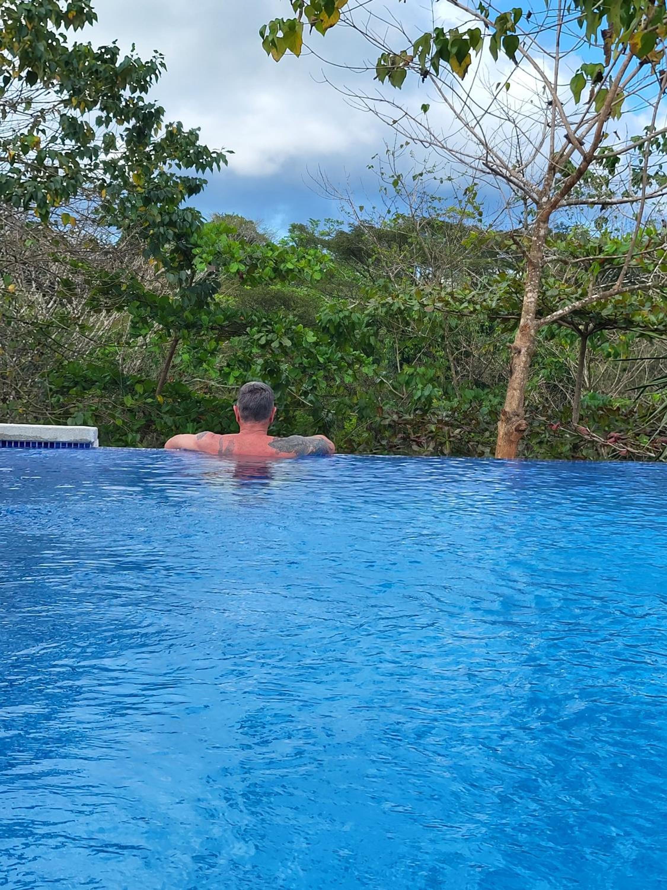 Jaco-Carara 3 bdrm surrounded by rainforest with private pool