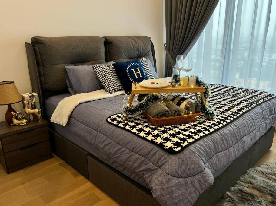 KL Elegant 5 star 2 bedroom service apartment