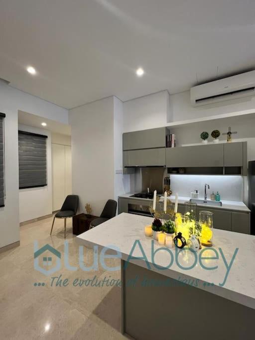 KL Elegant 5 star 2 bedroom service apartment