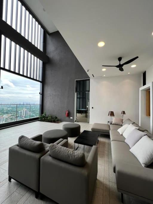 KL Elegant 5 star 2 bedroom service apartment