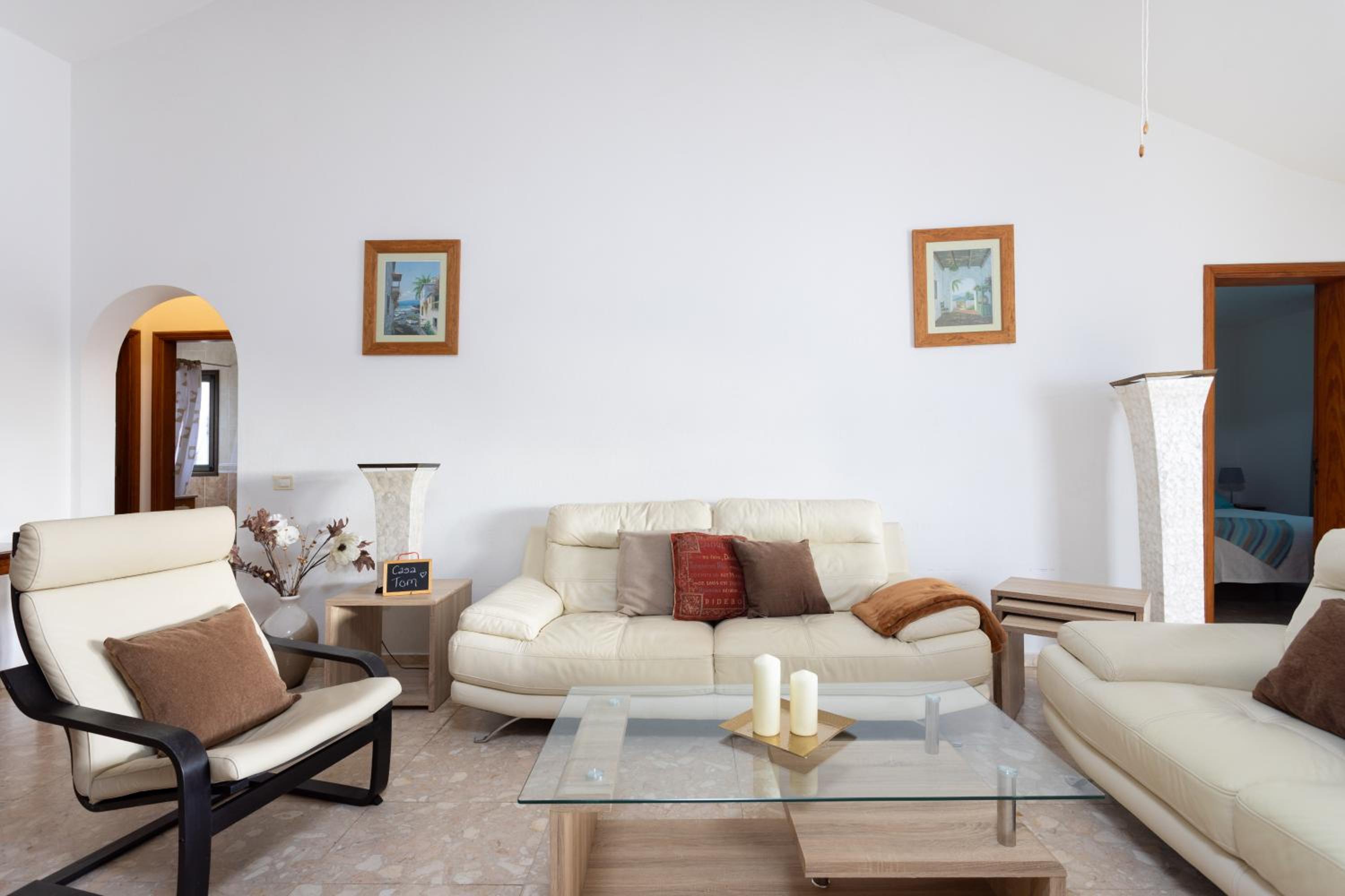 CASA TOM - Spacious holiday home with heated pool view 5