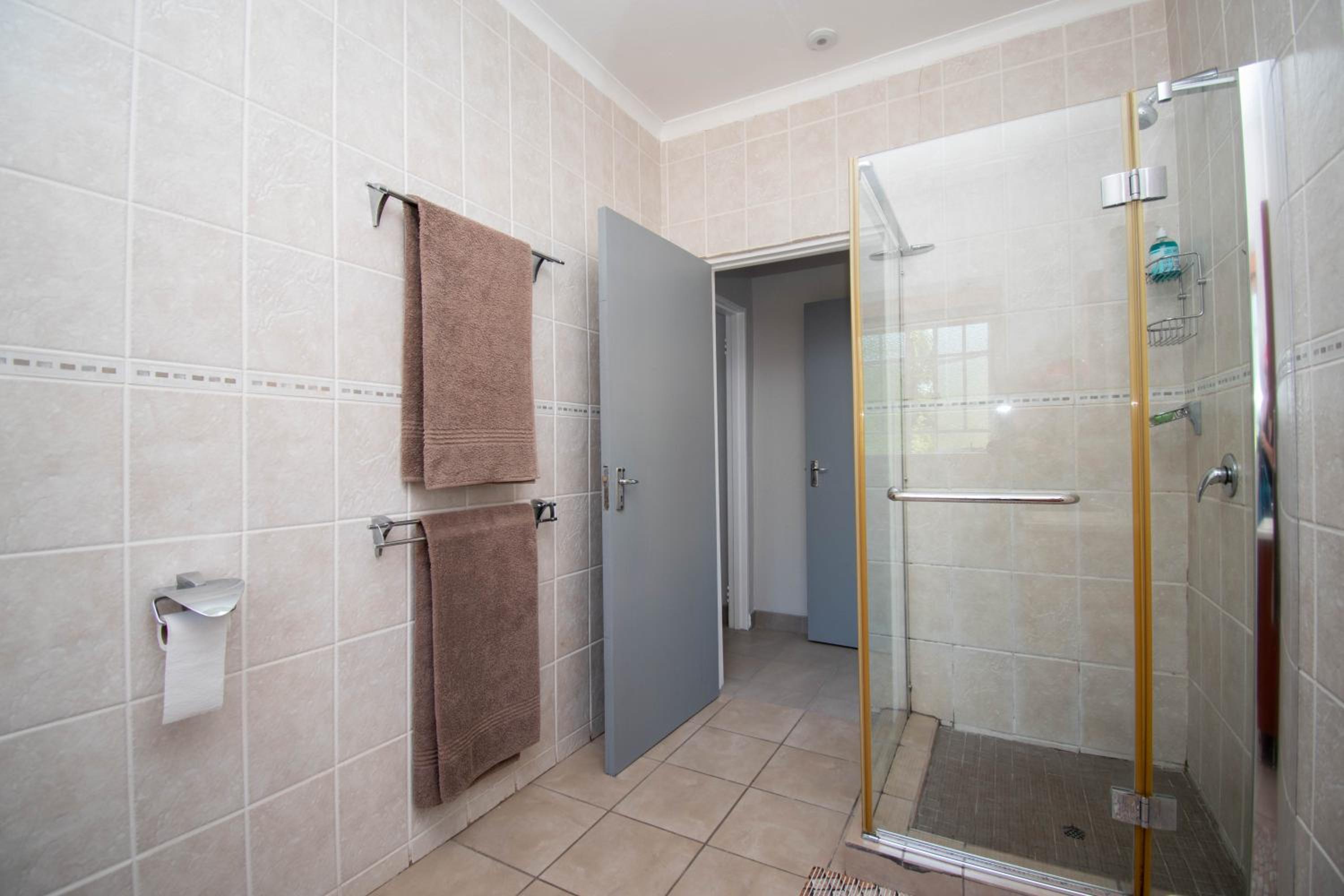 Nita's Air Bed & Breakfast & self catering view 3