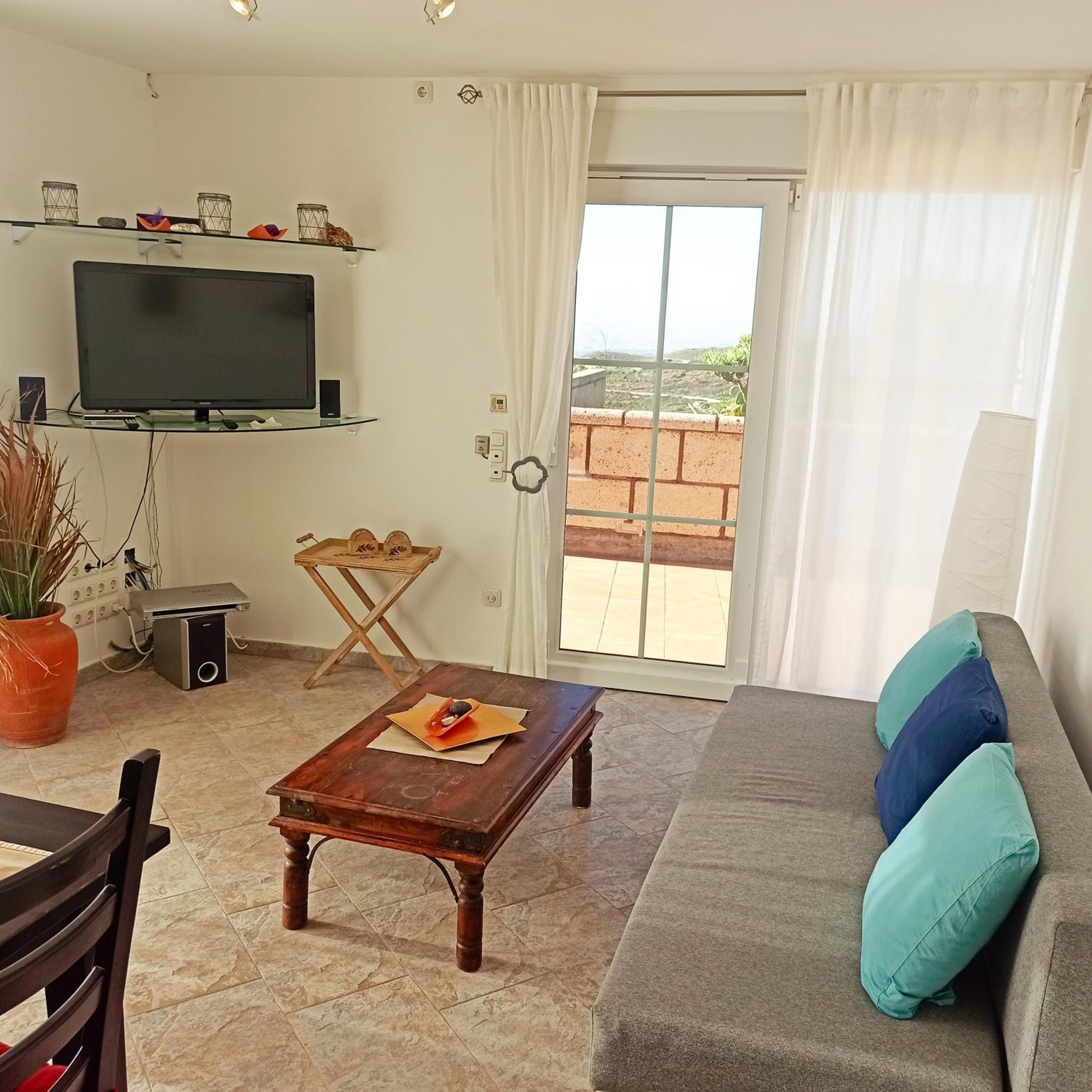 Lovely 2-Bed Finca with pool in Villa de Arico view 5