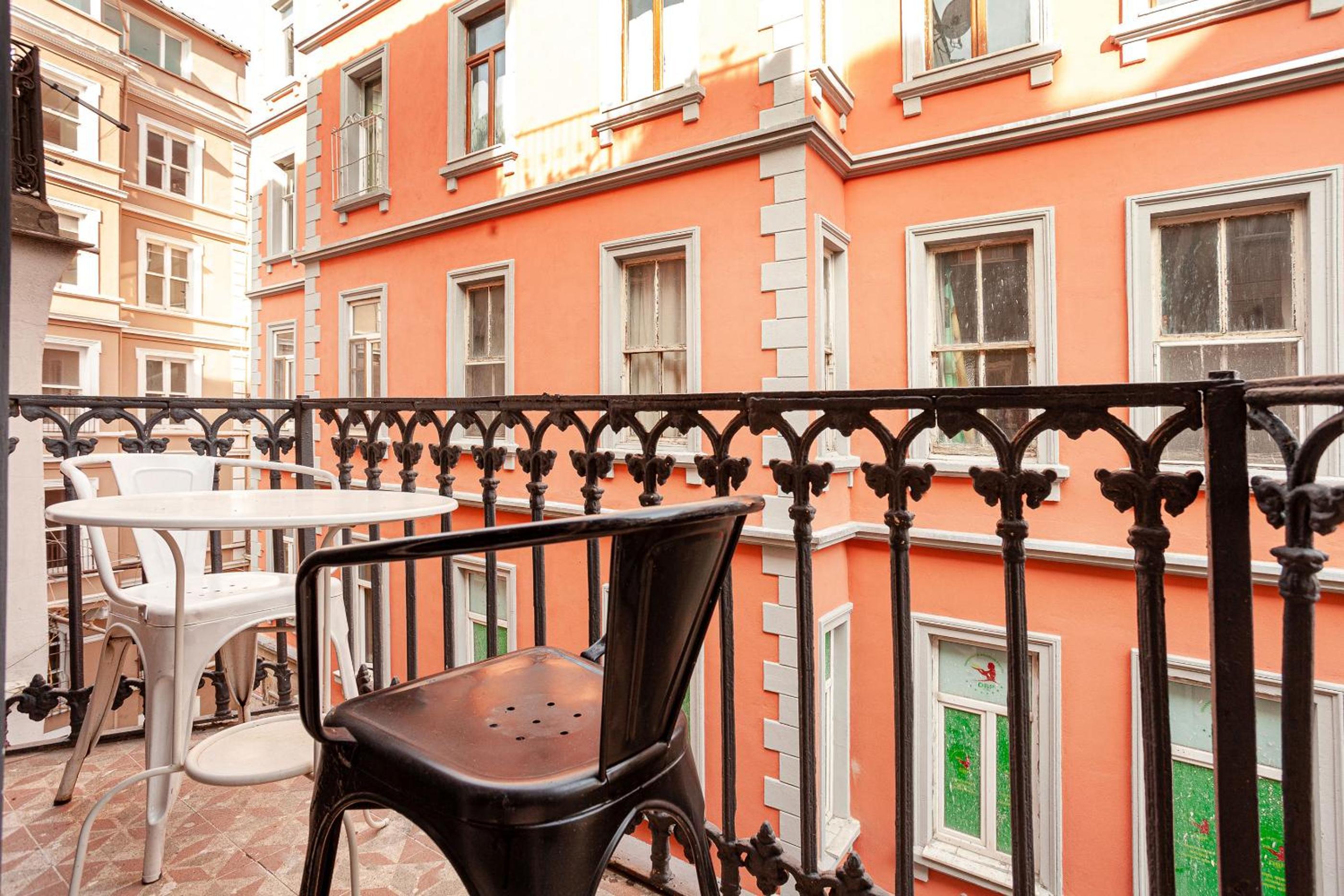 Aram Kerasi Odaları - Image 11