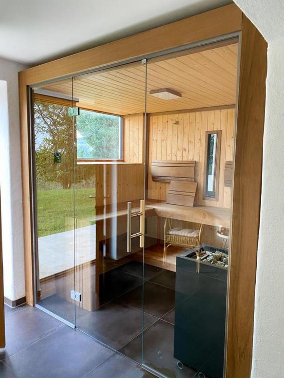 Ferienhaus mit privaten Schwimmteich und Sauna