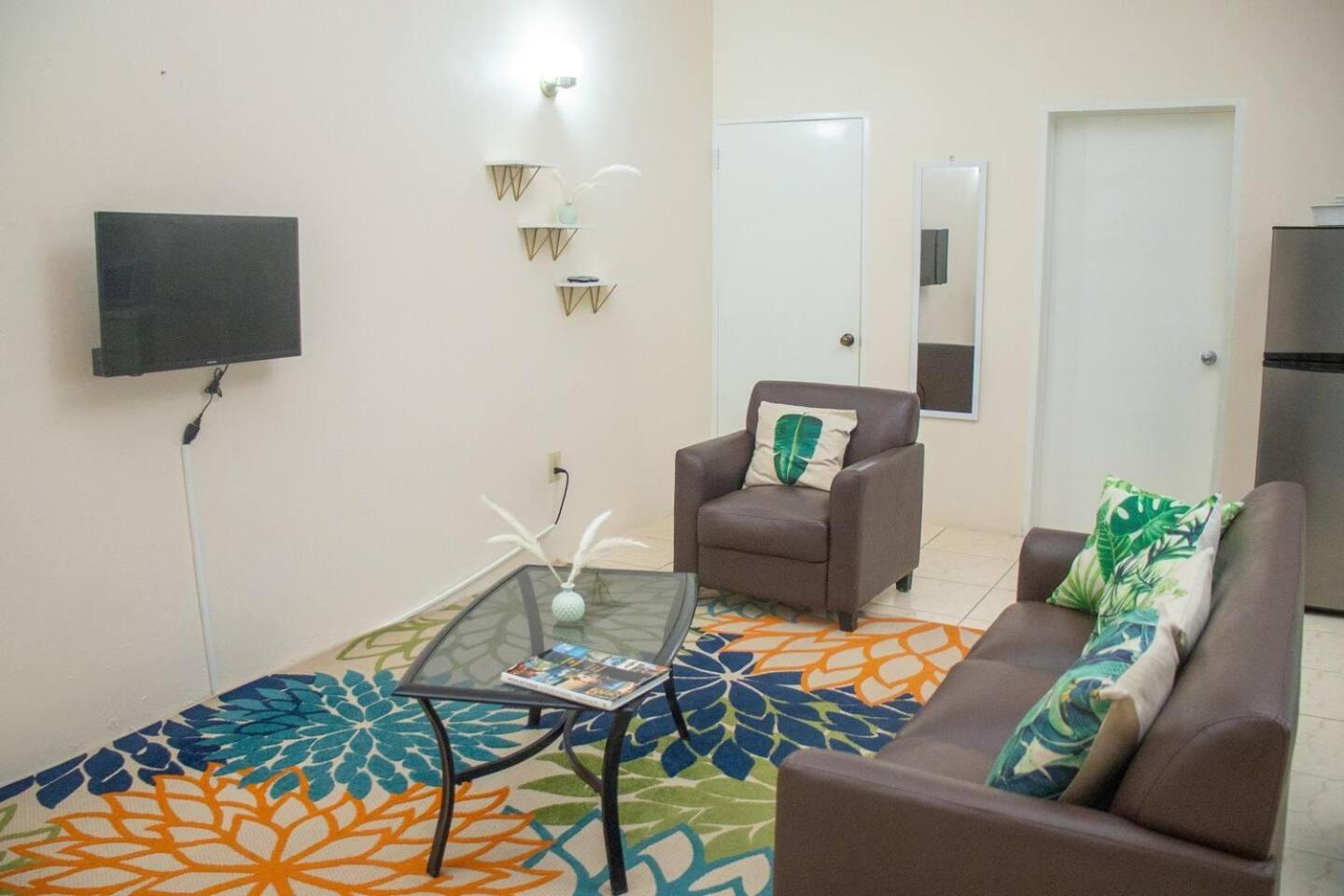 Tropical Paradise Retreat close to St Johns