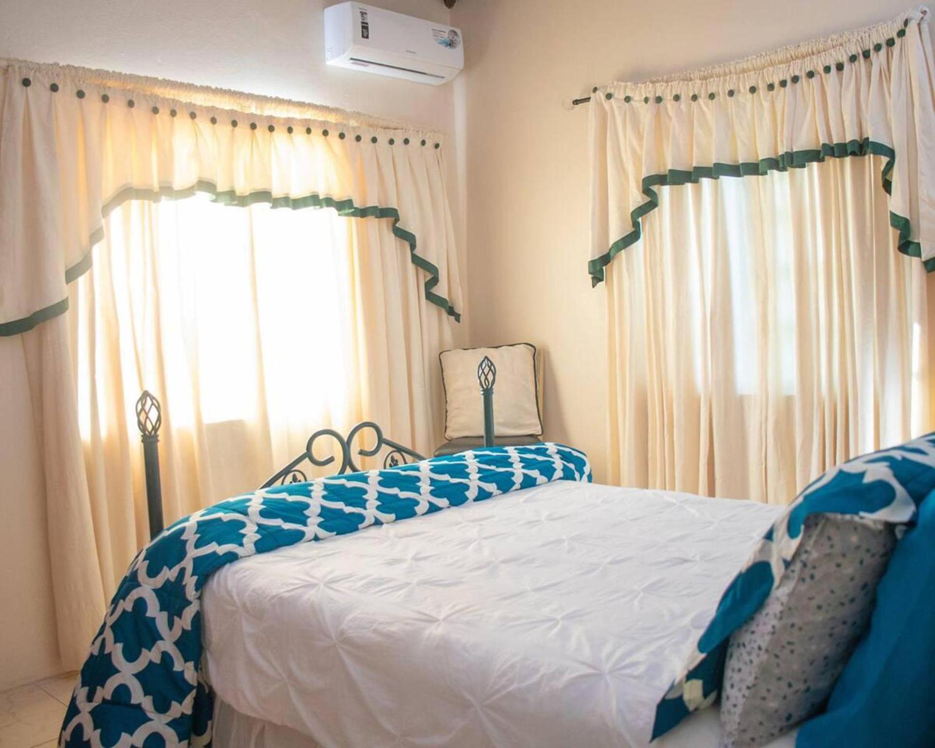 Tropical Paradise Retreat close to St Johns