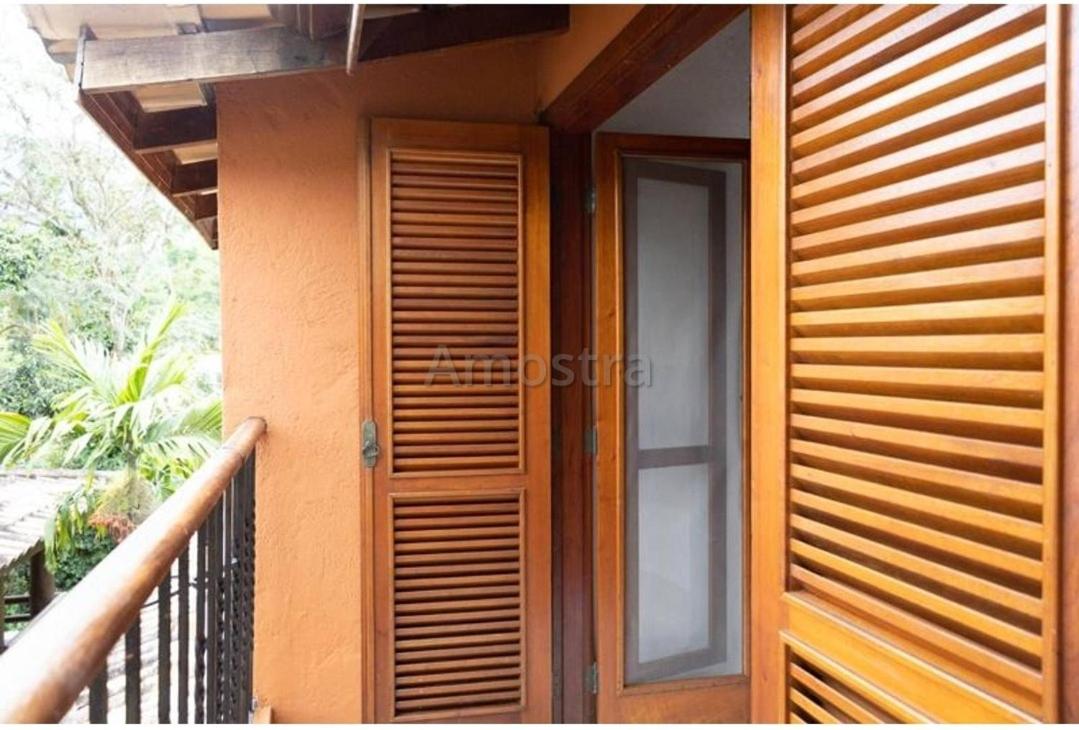 CASA DA ILHA em CONDOMINIO
