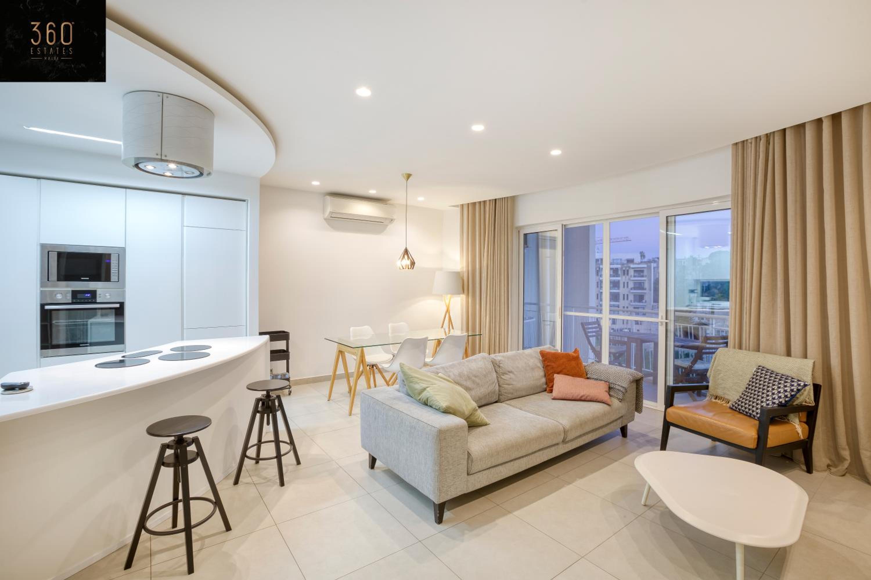 Green Oasis: Home with Breathtaking View w/parking by 360 Estates view 4