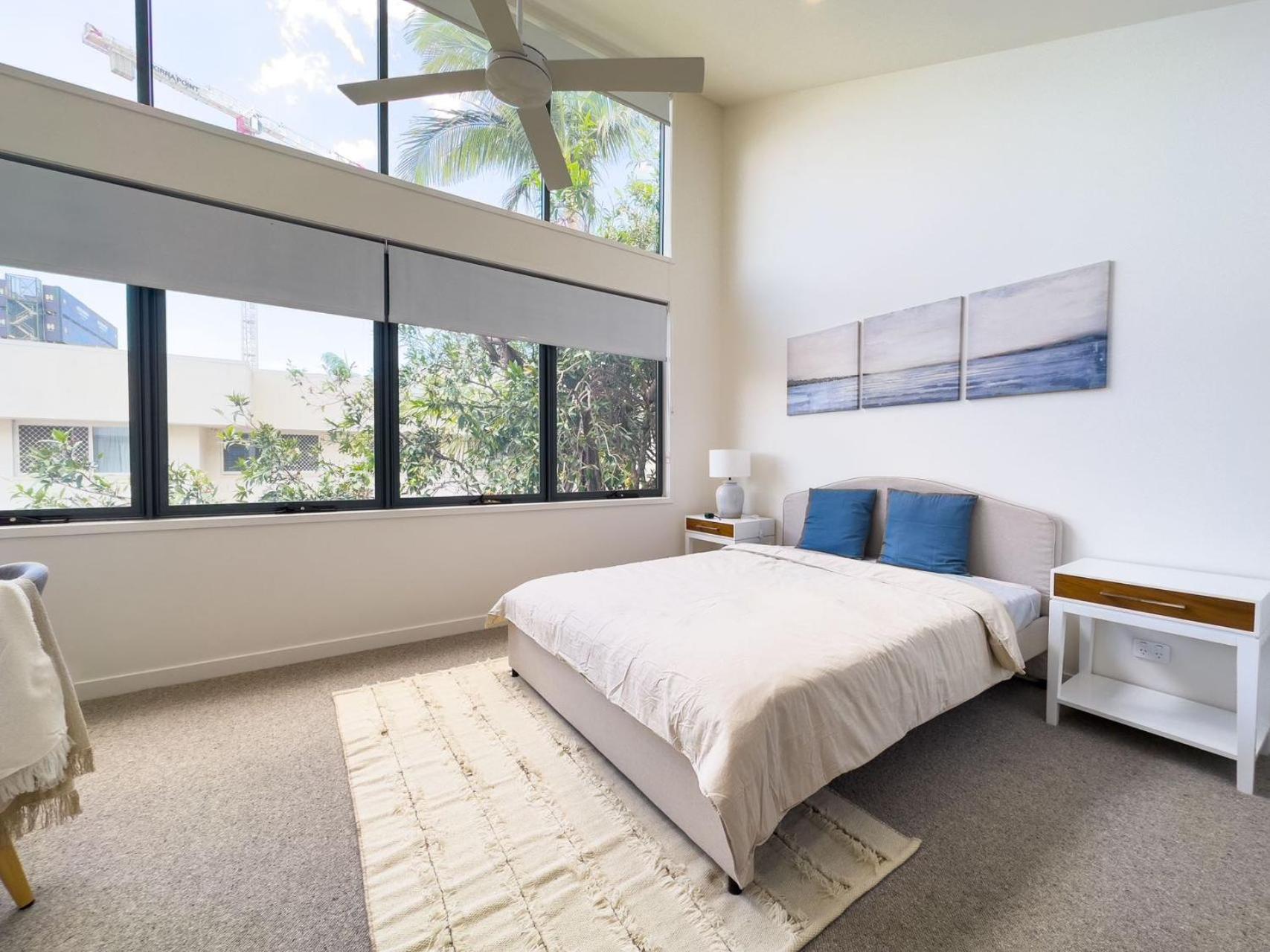 Unique Kirra townhouse