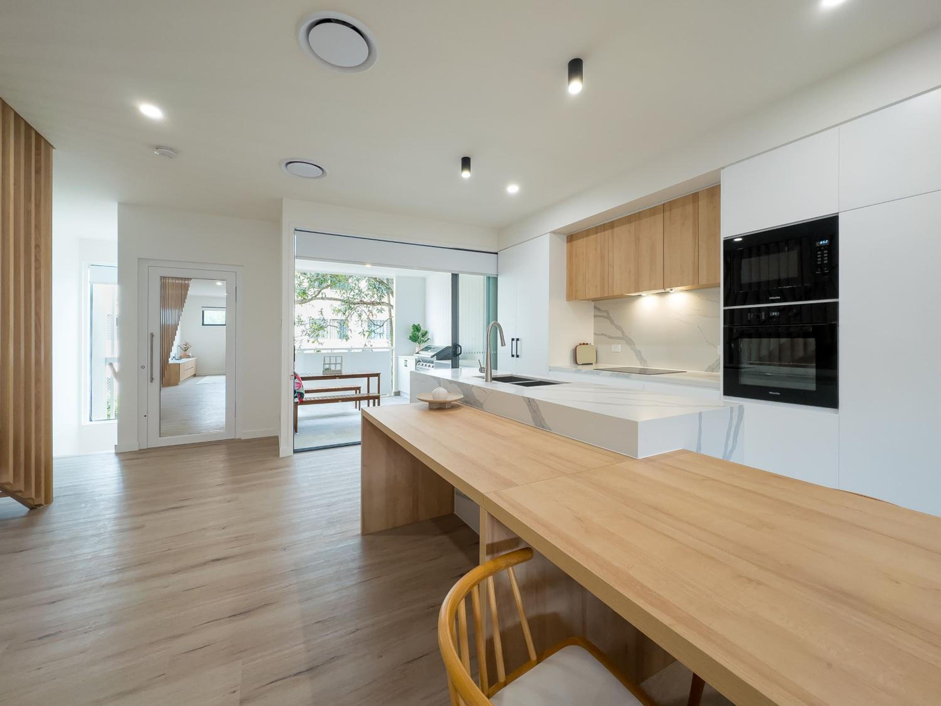 Unique Kirra townhouse
