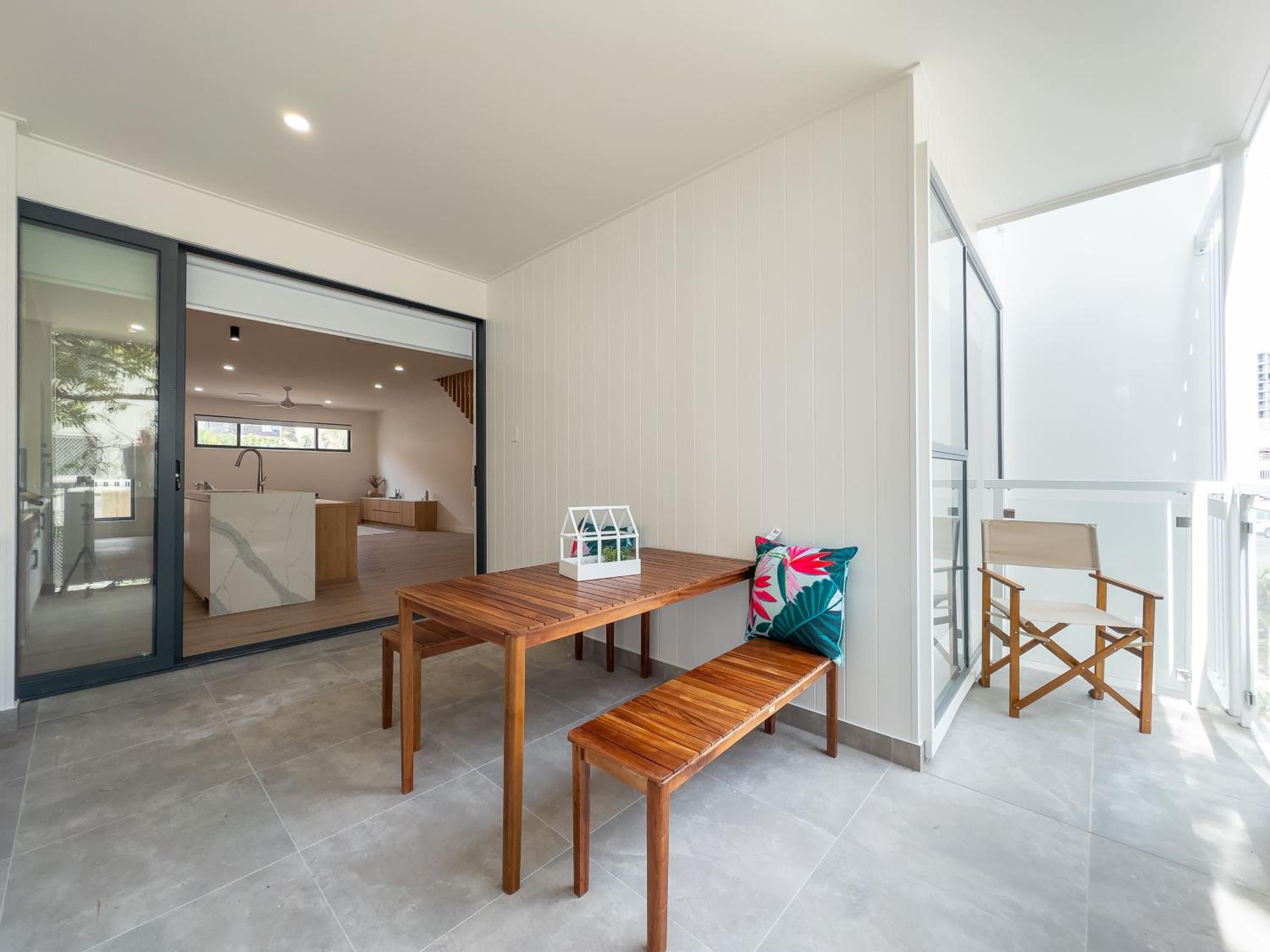 Unique Kirra townhouse