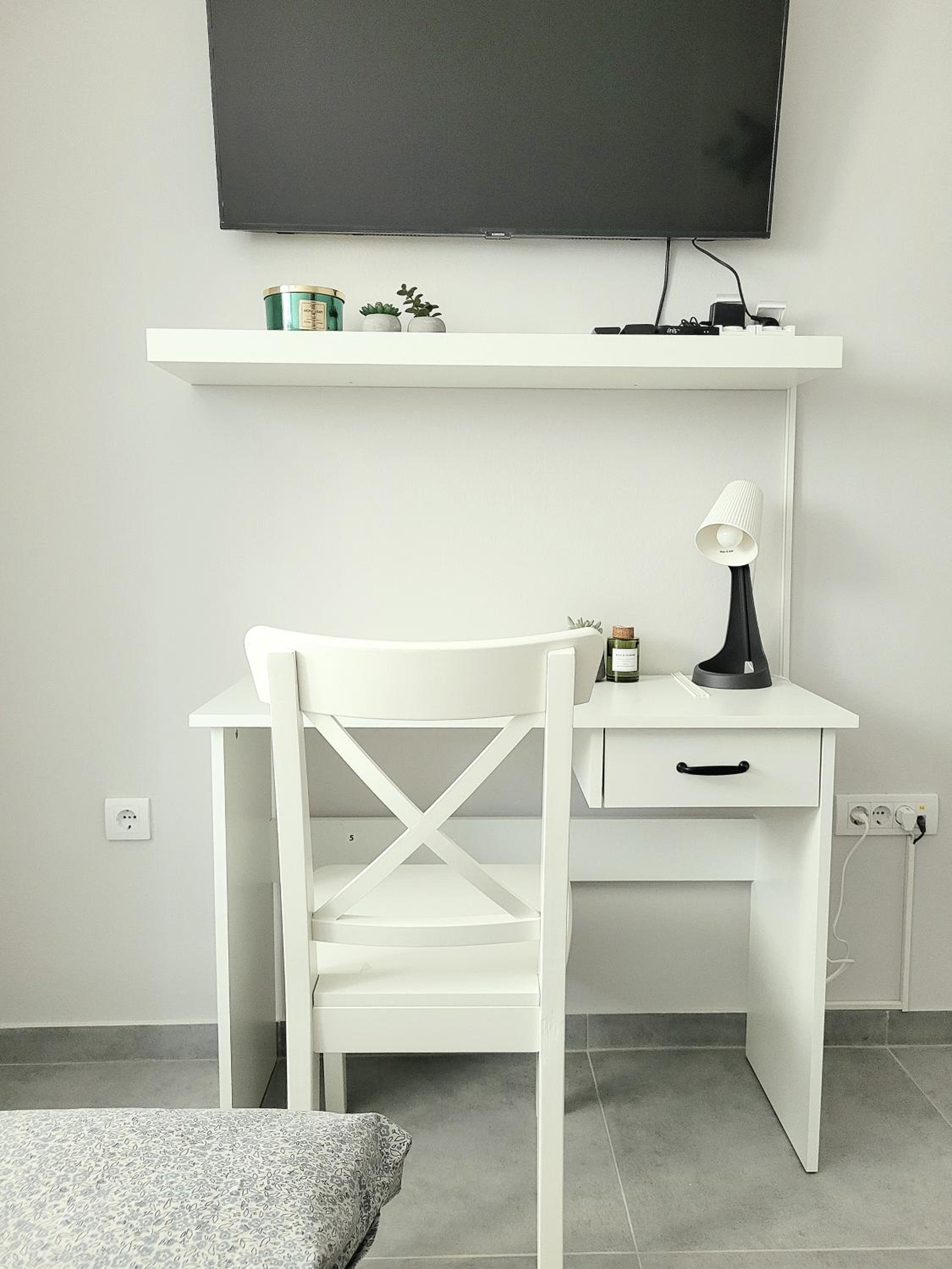 Photo 8
