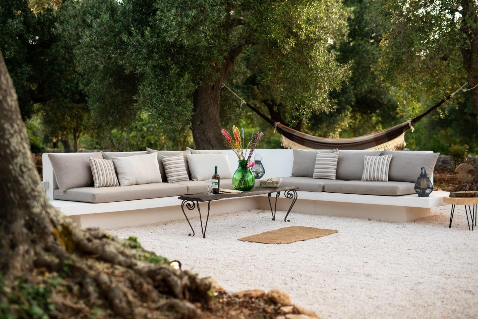 TRULLO TIPOTA with private pool view 3