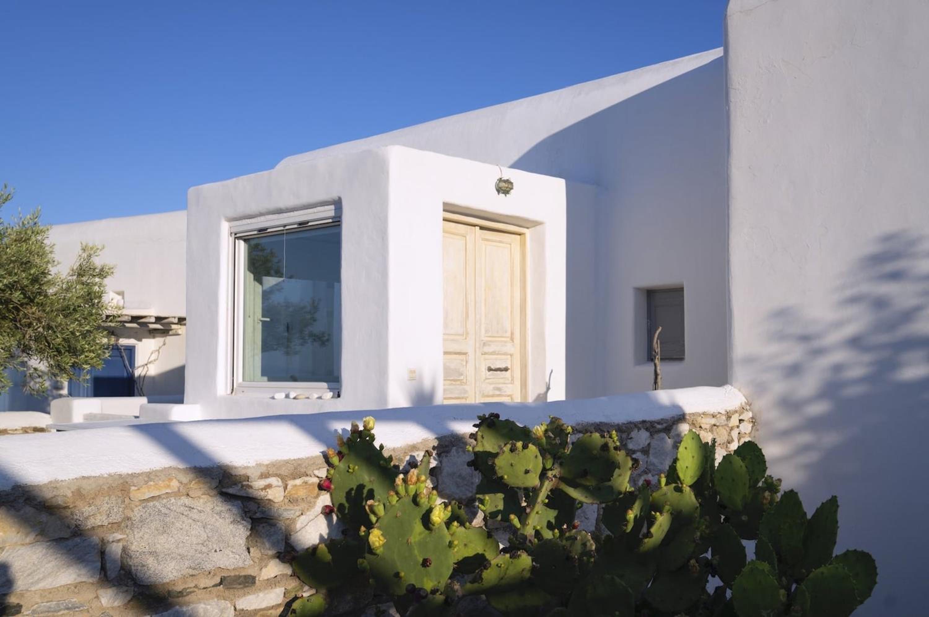 Paradisiacal Villa with Pool and Sea View in Mykonos view 4