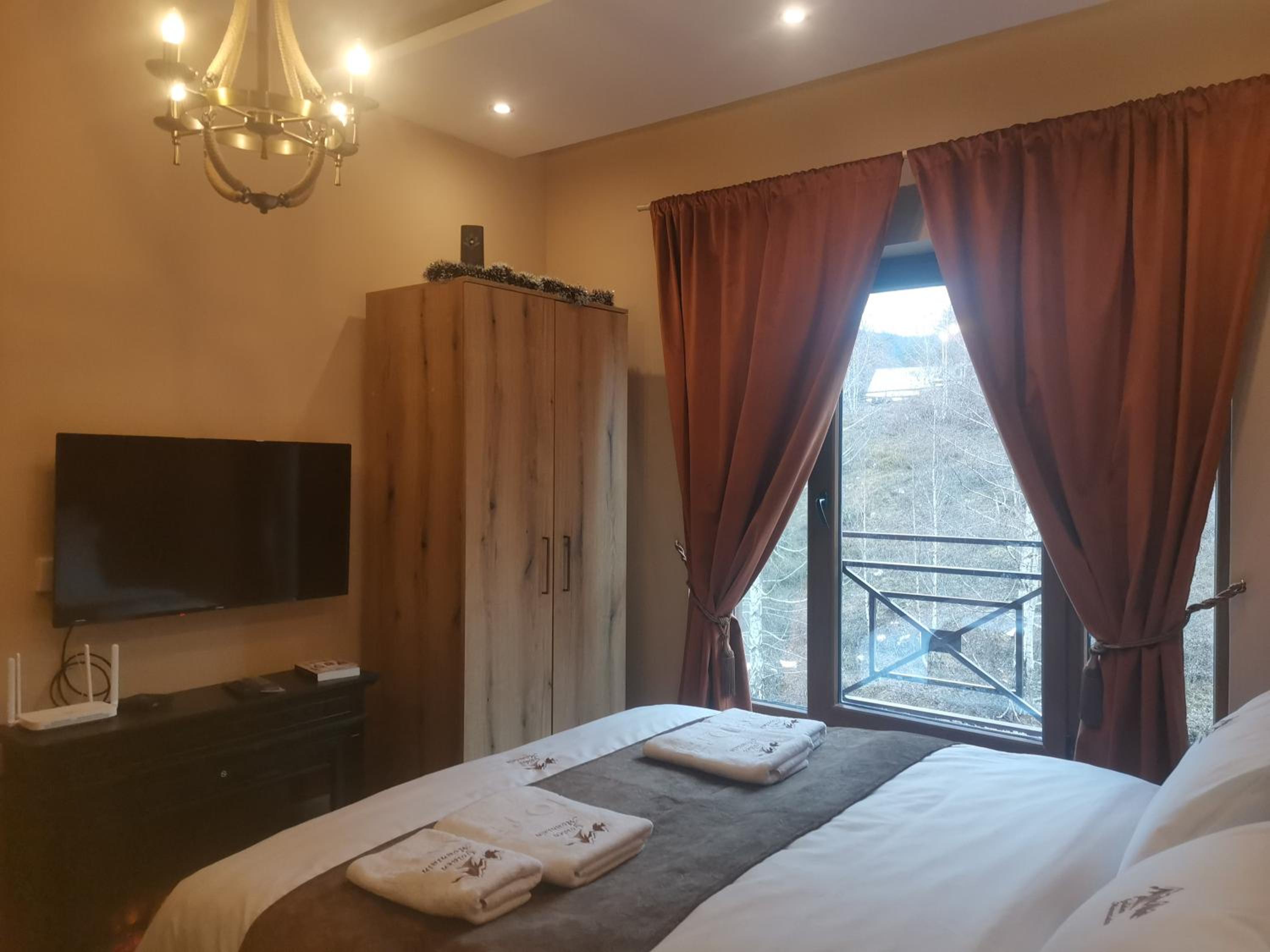 Golden Mountain A75 NLux Milmari view 4